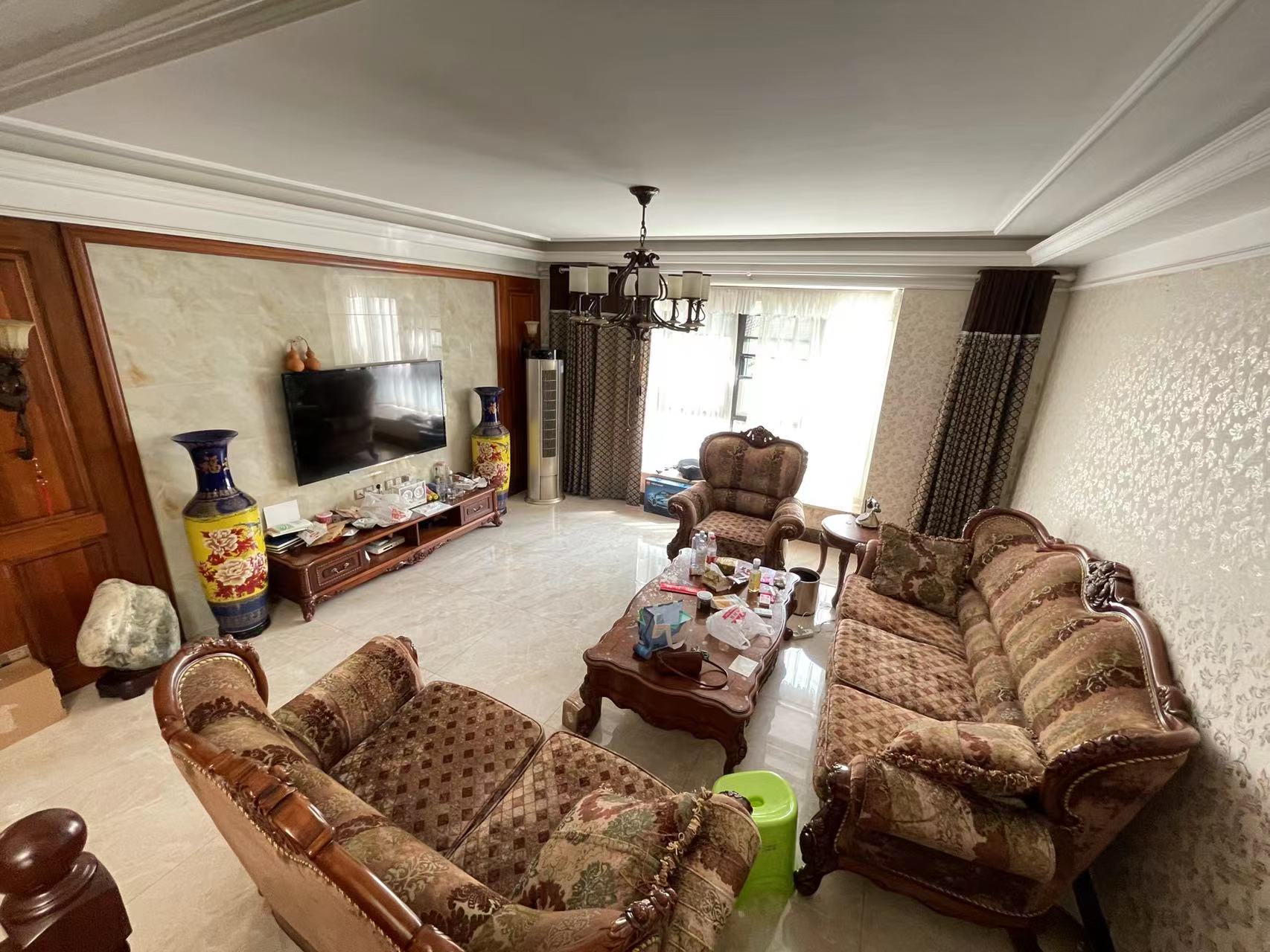 城市风景 5室2厅2卫 138.0万 城市风景 5室2厅2卫 138.0万室内图