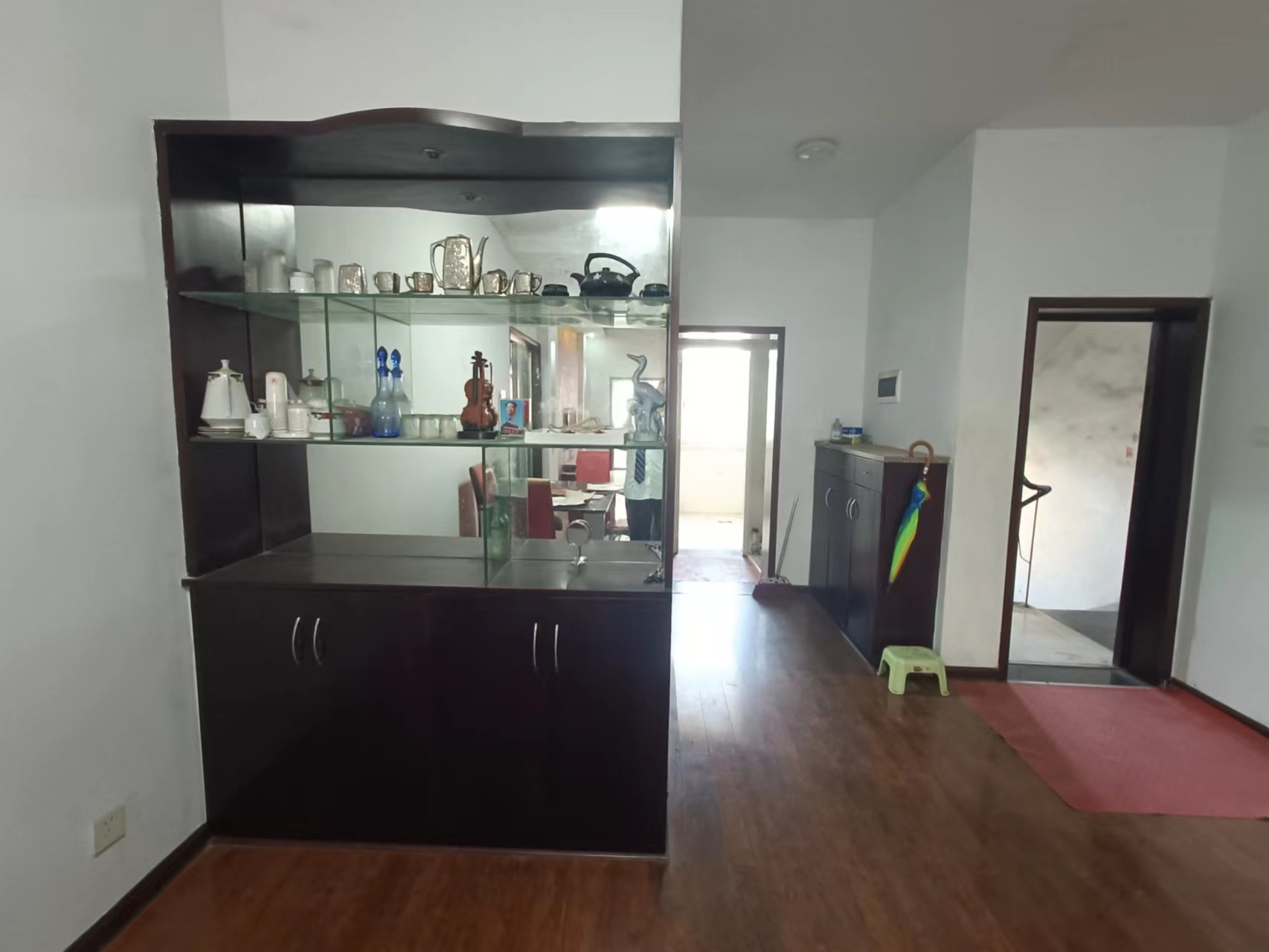 中南市场 3室2厅2卫 1300.00元/月 中南市场 3室2厅2卫 1300.00元/月室内图