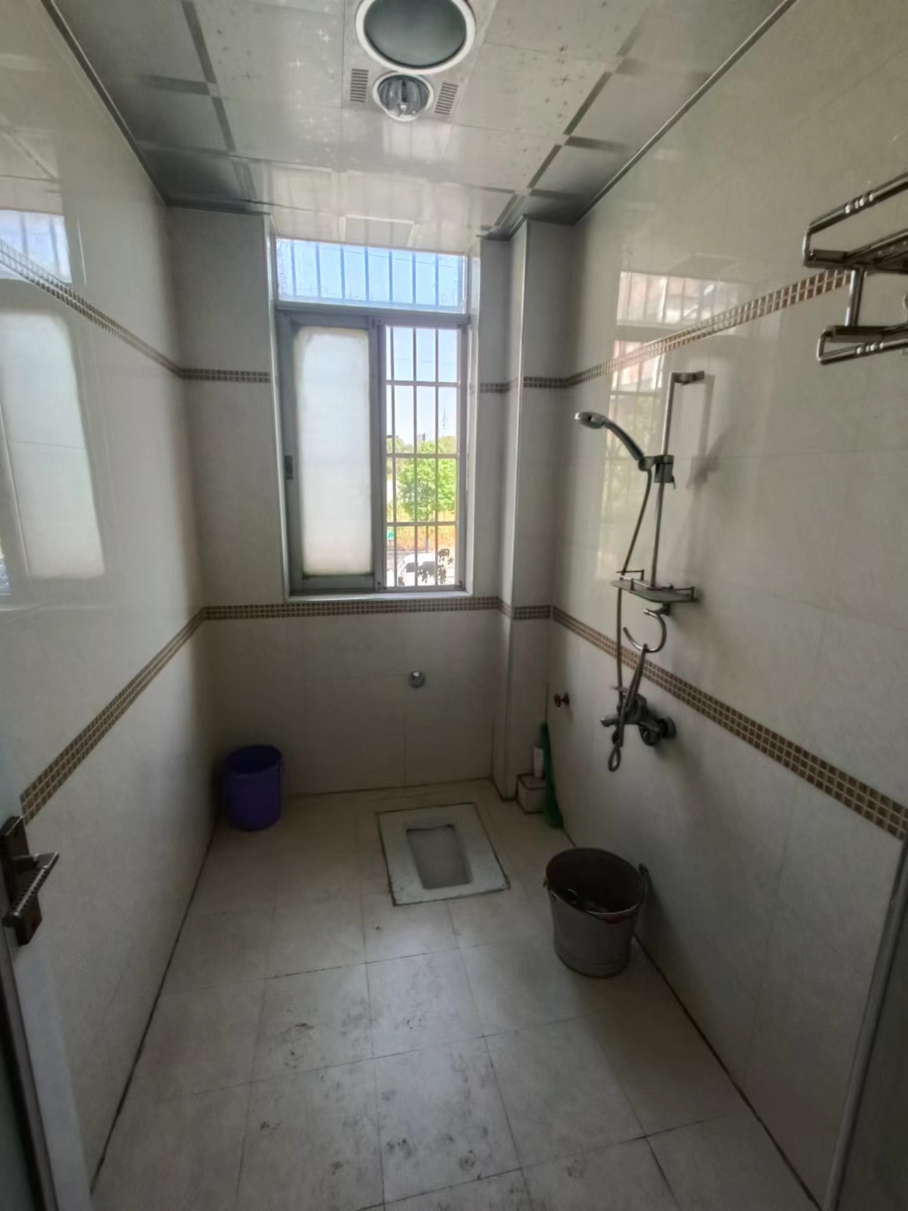 中南市场 3室2厅2卫 1300.00元/月 中南市场 3室2厅2卫 1300.00元/月室内图