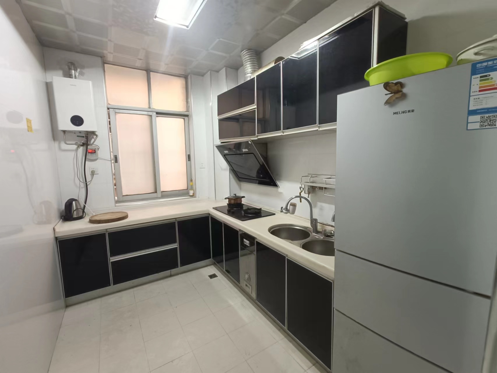 中南市场 3室2厅2卫 1300.00元/月 中南市场 3室2厅2卫 1300.00元/月室内图