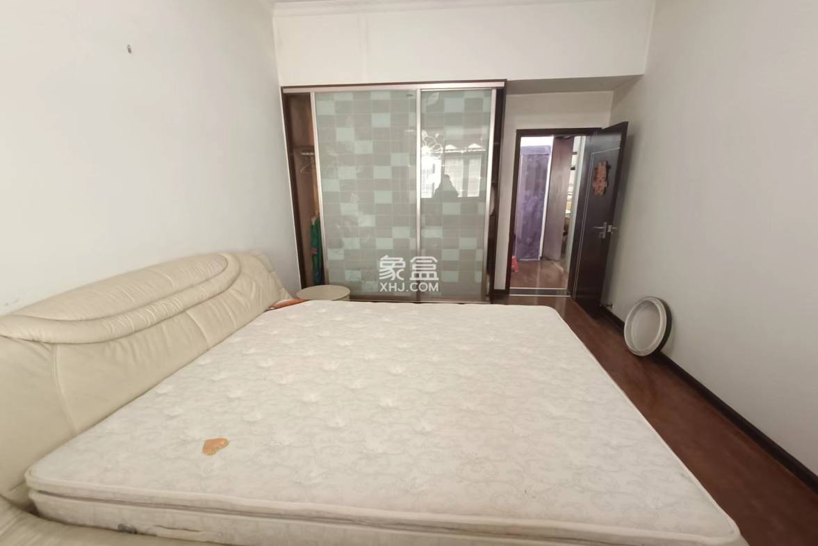 中南市场 3室2厅2卫 1300.00元/月 中南市场 3室2厅2卫 1300.00元/月室内图