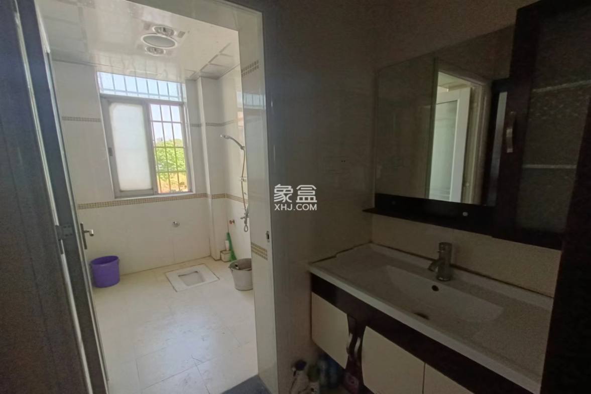 中南市场 3室2厅2卫 1300.00元/月 中南市场 3室2厅2卫 1300.00元/月室内图