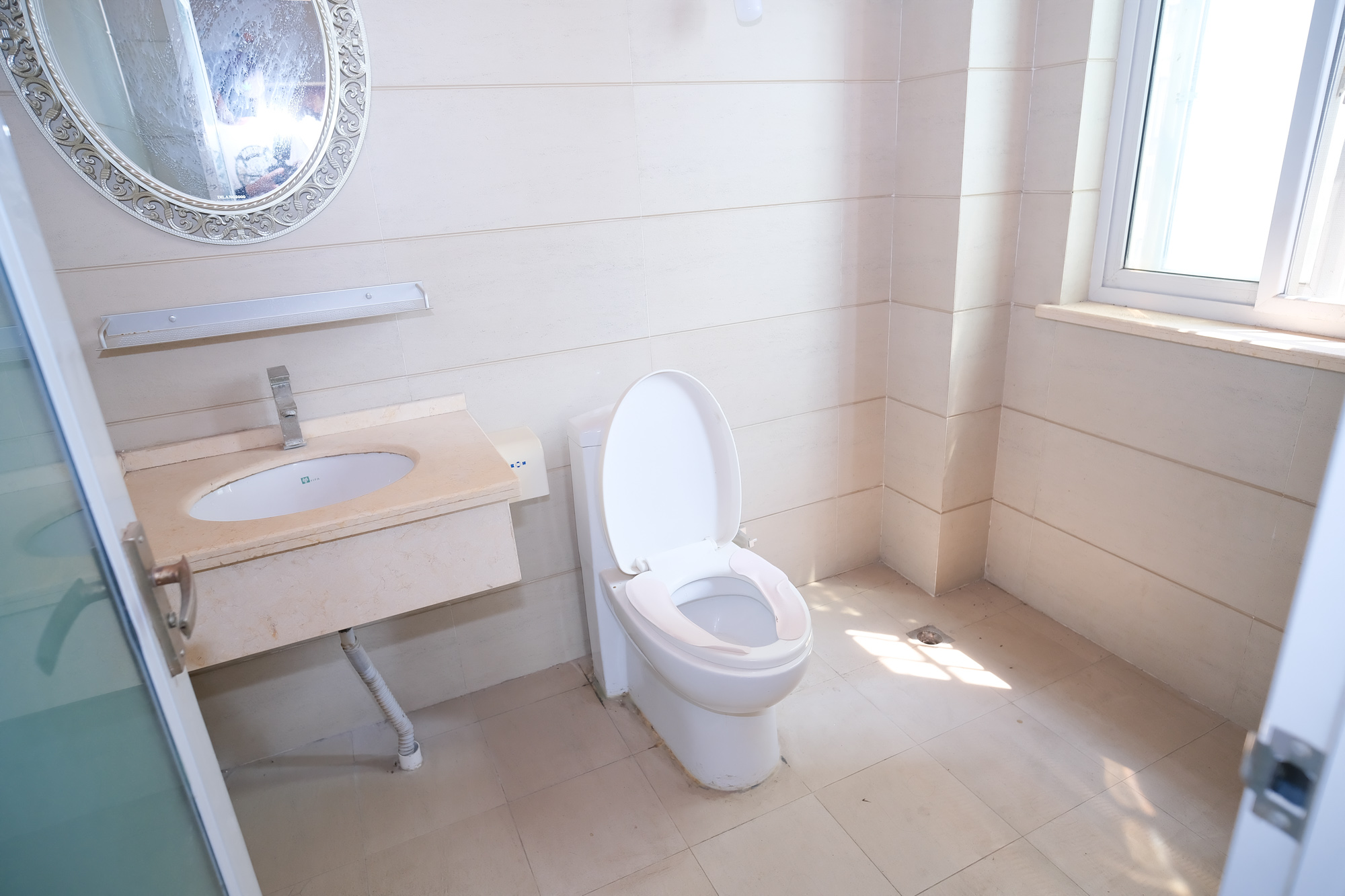 万丽景园 3室2厅1卫 64.5万 万丽景园 3室2厅1卫 64.5万卫生间