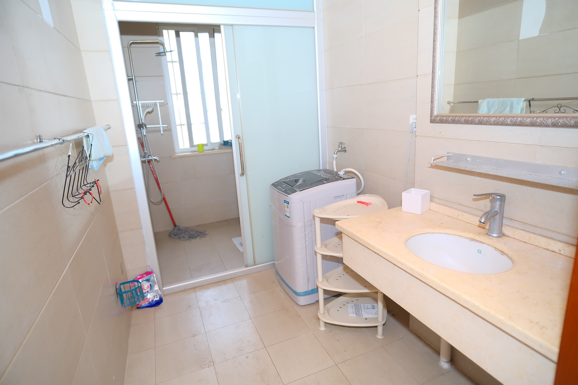 万丽景园 3室2厅1卫 64.5万 万丽景园 3室2厅1卫 64.5万卫生间