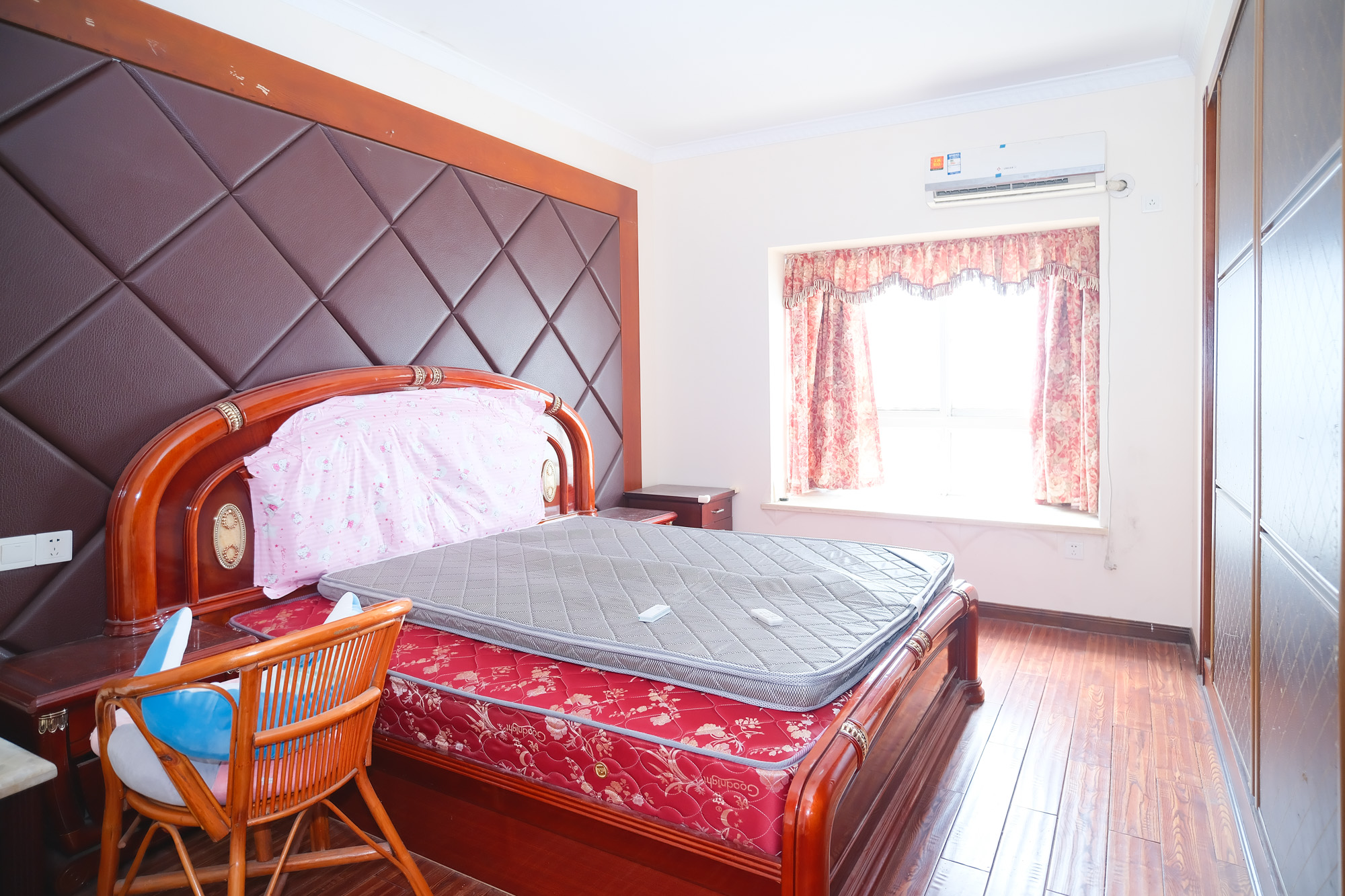 万丽景园 3室2厅1卫 64.5万 万丽景园 3室2厅1卫 64.5万卧室