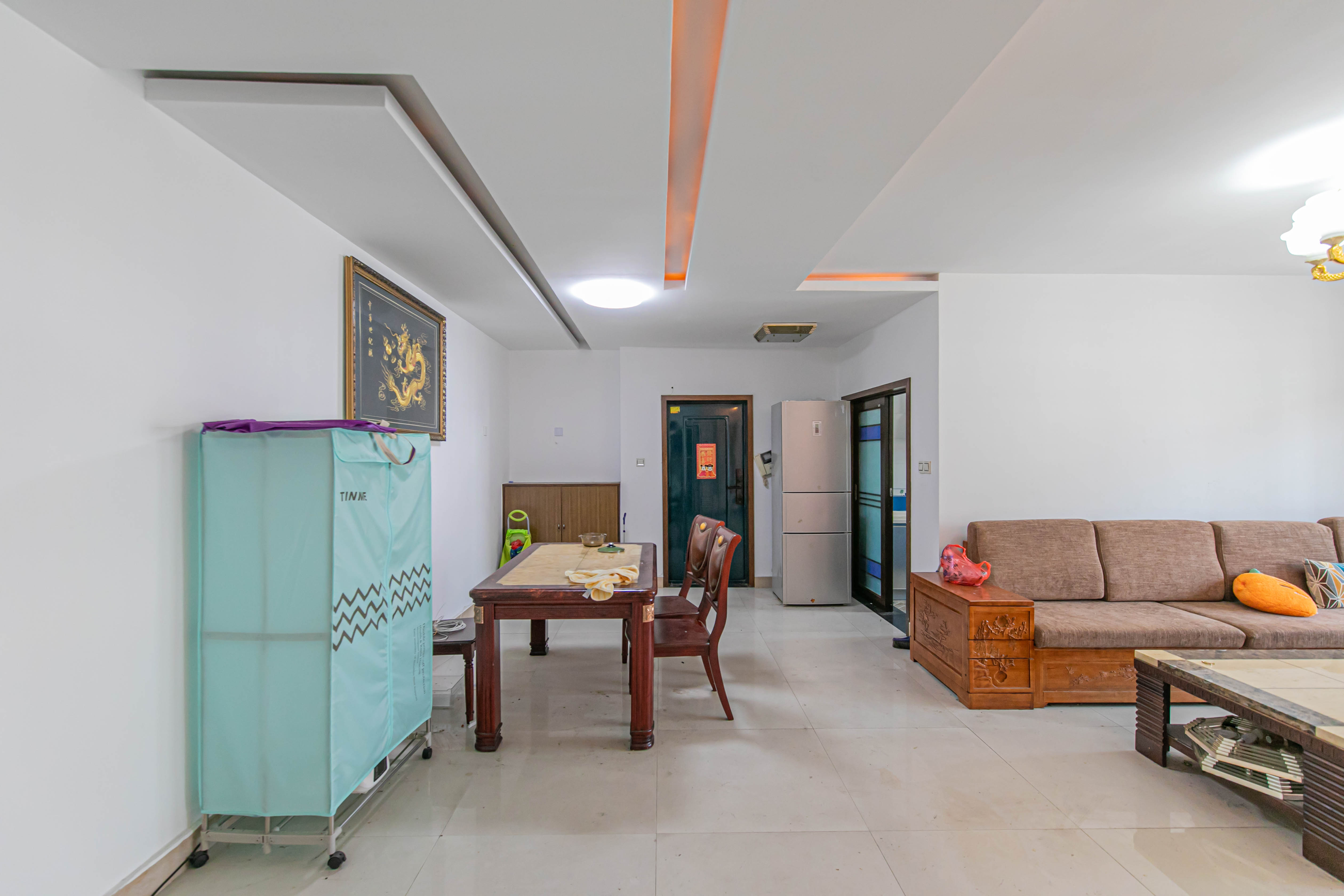 阳光丽景  4室2厅1卫    105.0万客厅