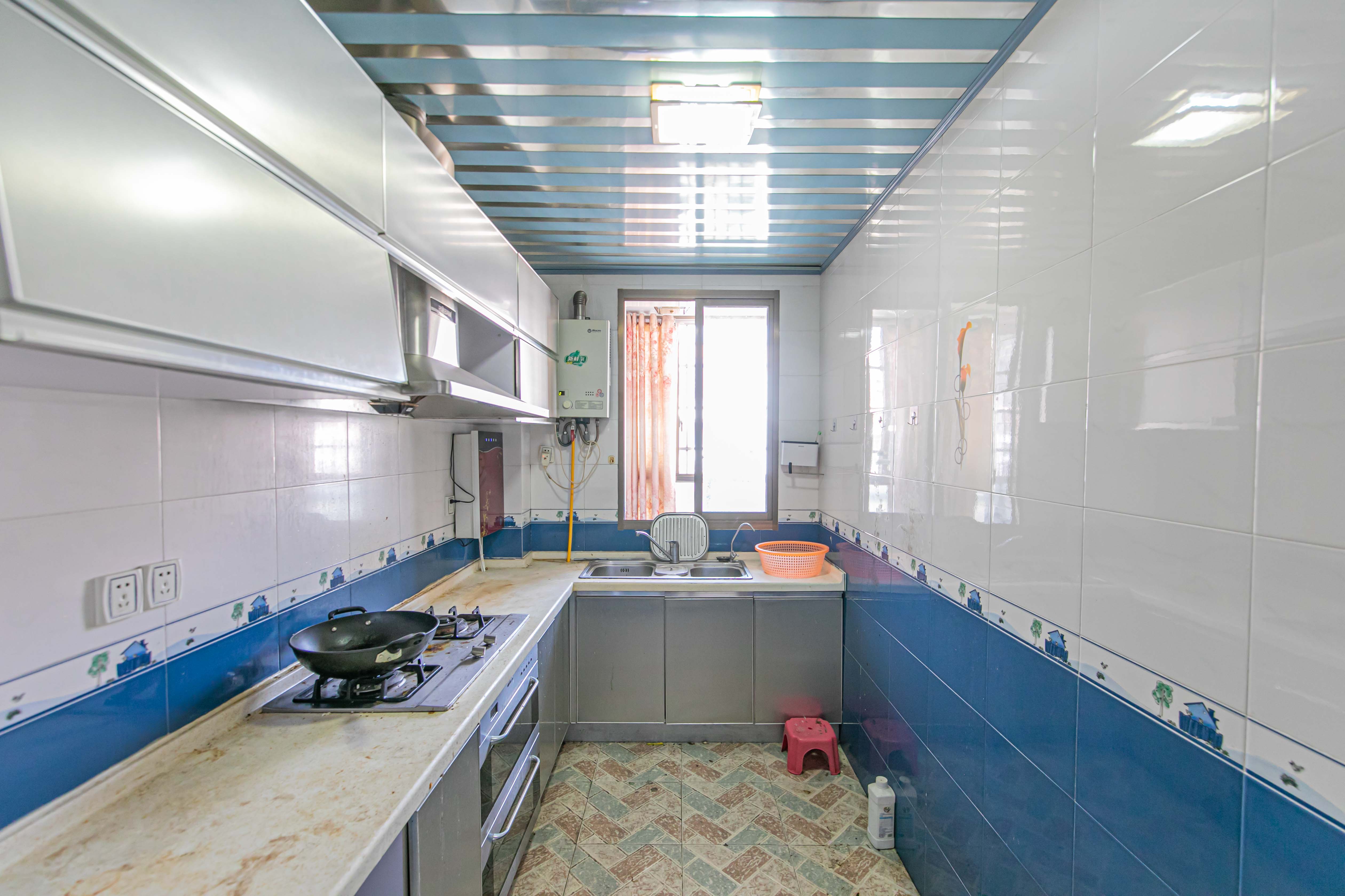 阳光丽景  4室2厅1卫    105.0万厨房