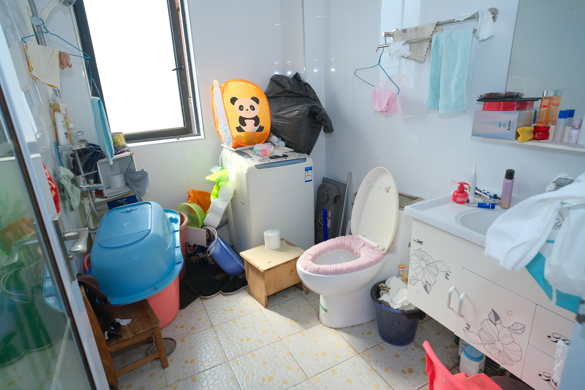 三一街区  4室2厅2卫   112.80万卫生间