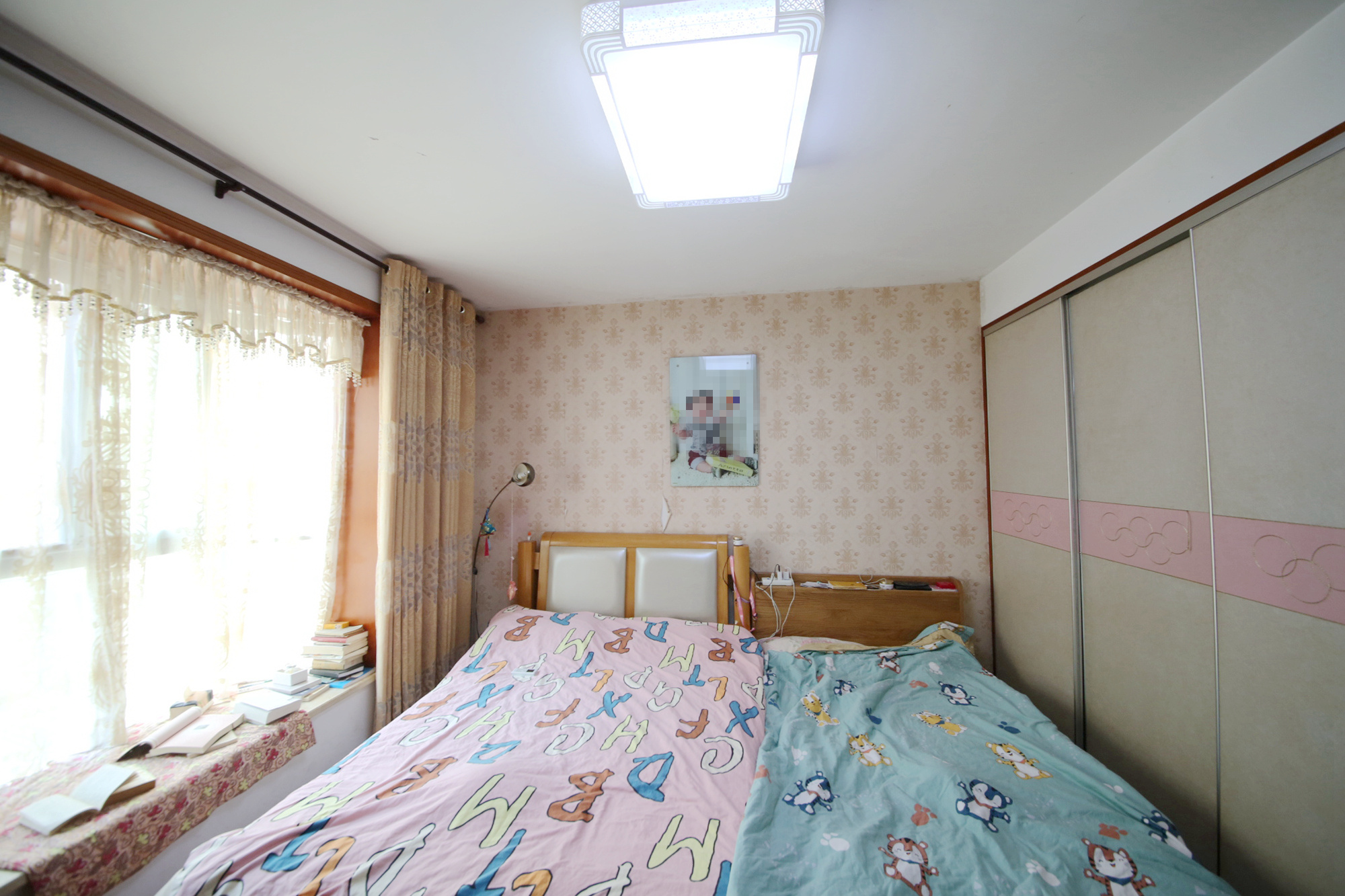 芙蓉区工商局宿舍  4室2厅2卫   207.00万卧室