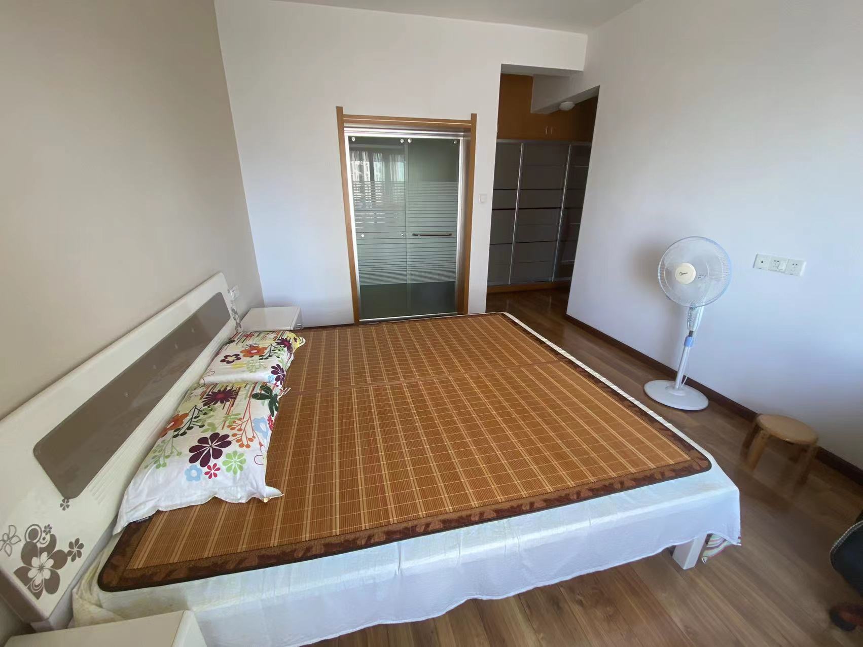 京鹰华府 3室2厅2卫 79.0万 京鹰华府 3室2厅2卫 79.0万室内图