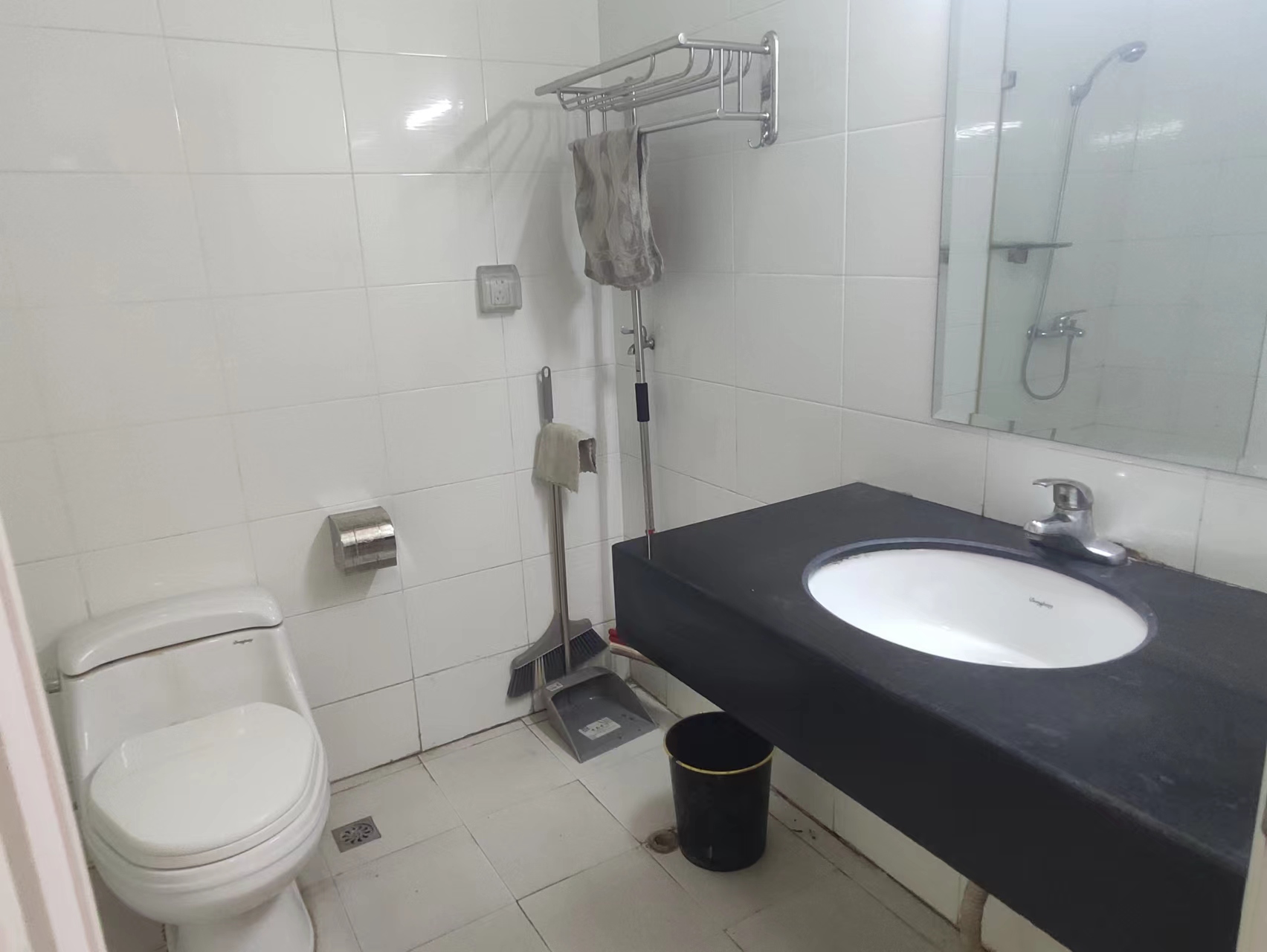 东都大酒店(东都大厦) 1室1厅1卫 18.8万 东都大酒店(东都大厦) 1室1厅1卫 18.8万室内图