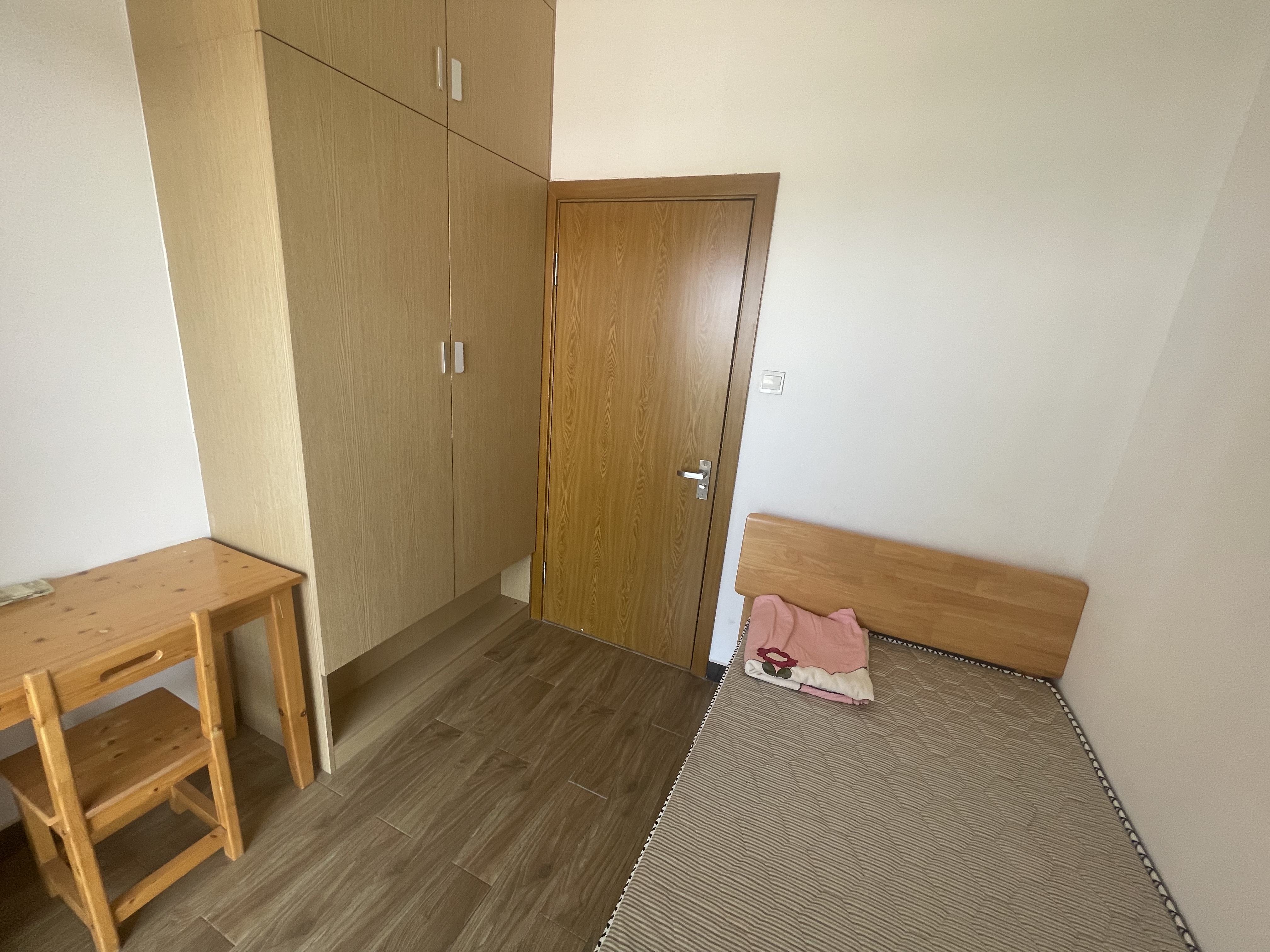 珠江愉景新城  2室1厅1卫   1500.00元/月室内图