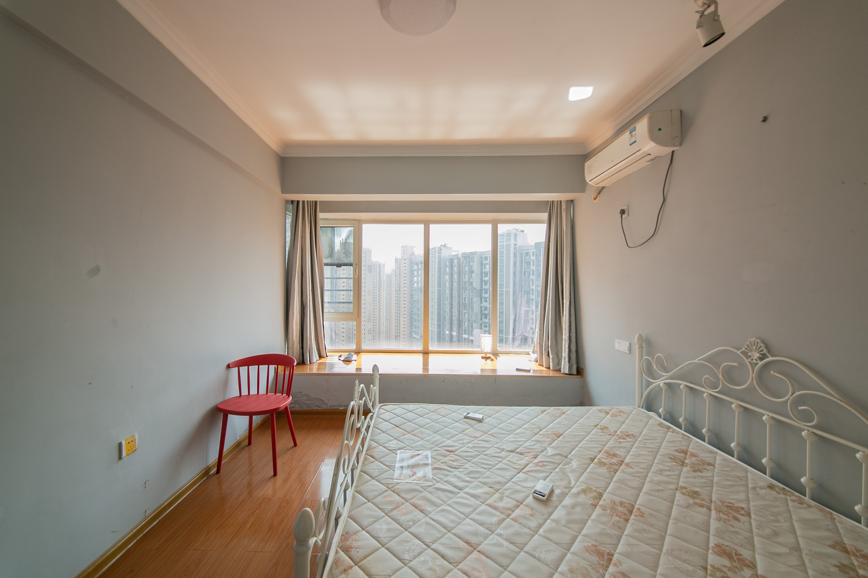 北辰三角洲E3区  3室2厅2卫    210.0万卧室