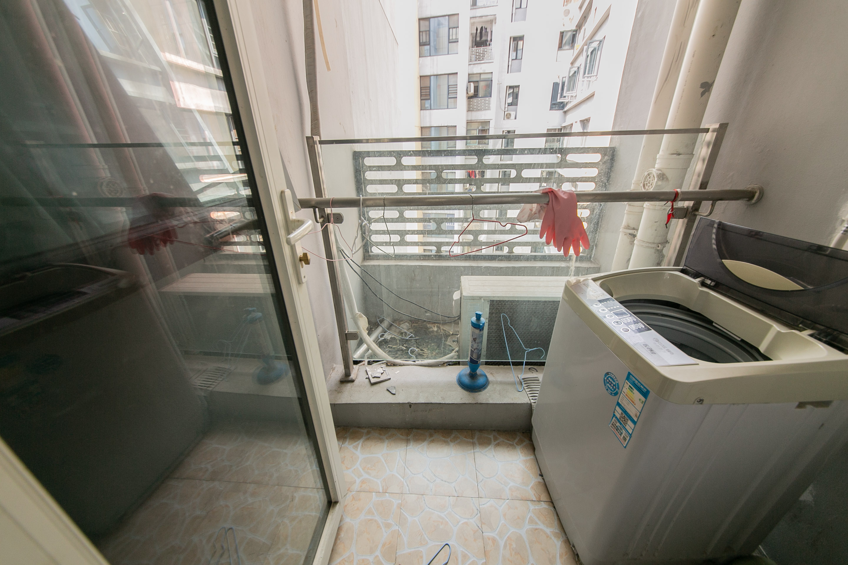 北辰三角洲E3区  3室2厅2卫    210.0万阳台