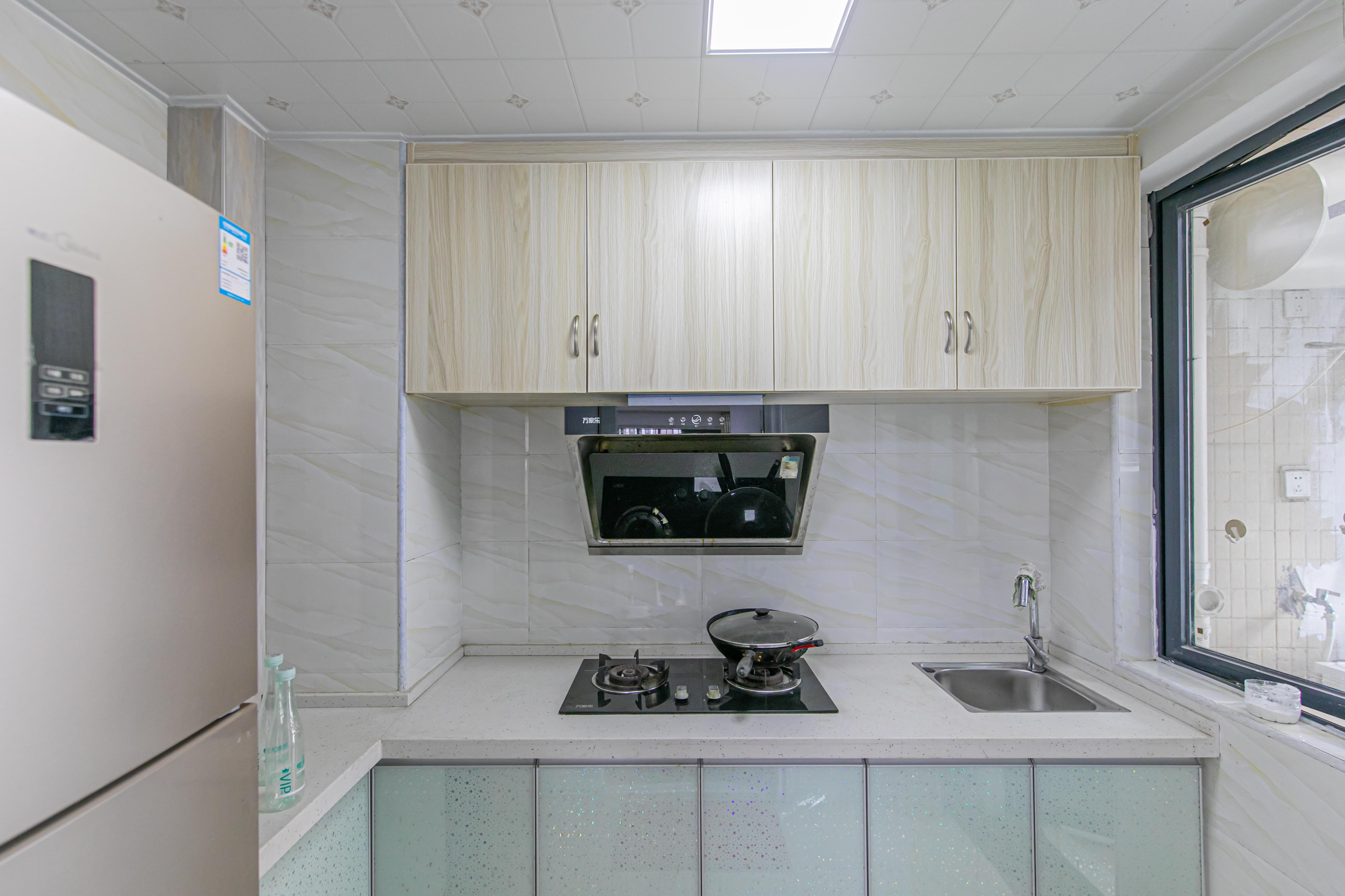 蓝山郡  3室2厅1卫    83.8万厨房