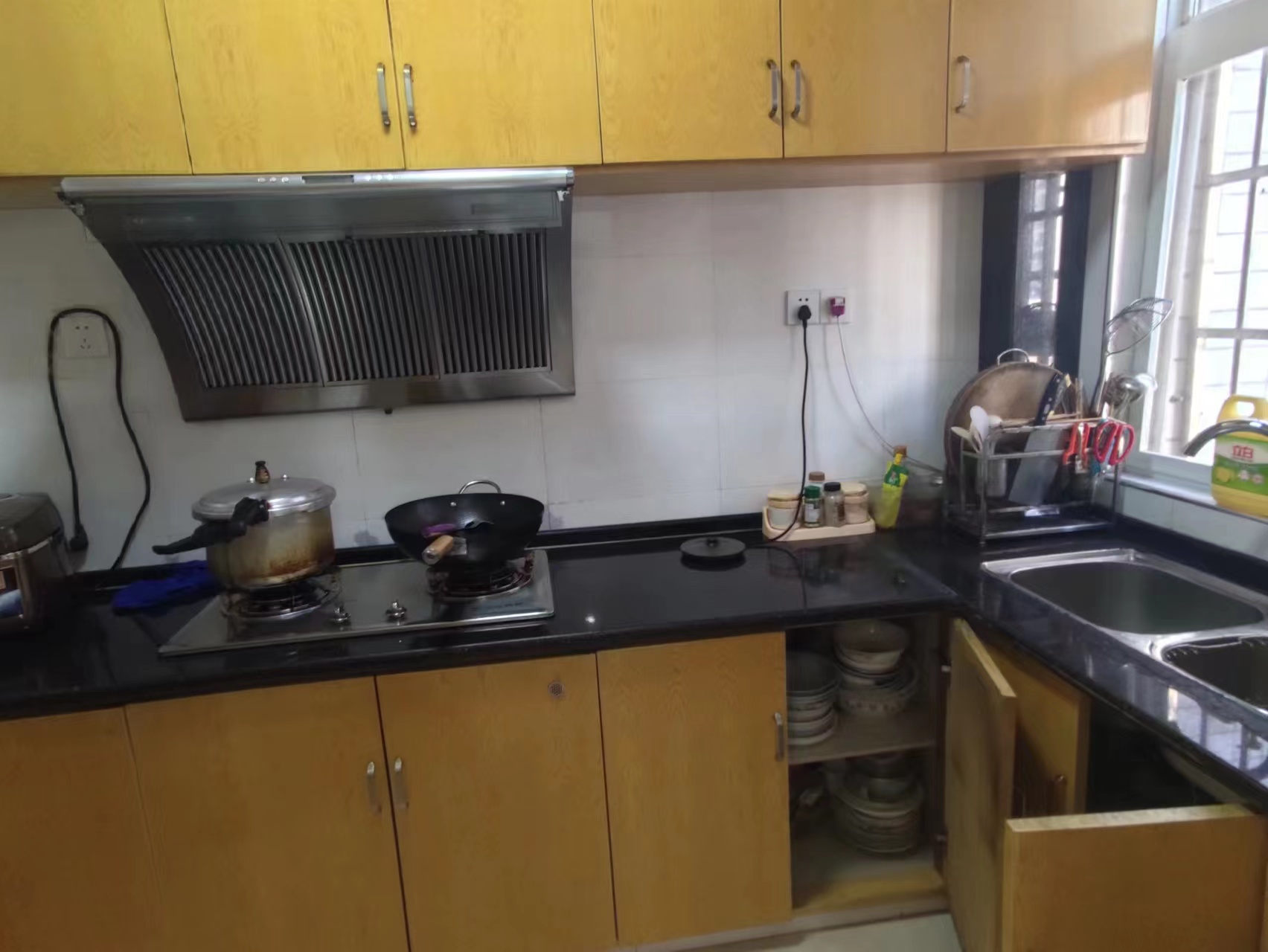 金钩花园 4室2厅2卫 75.8万 金钩花园 4室2厅2卫 75.8万室内图