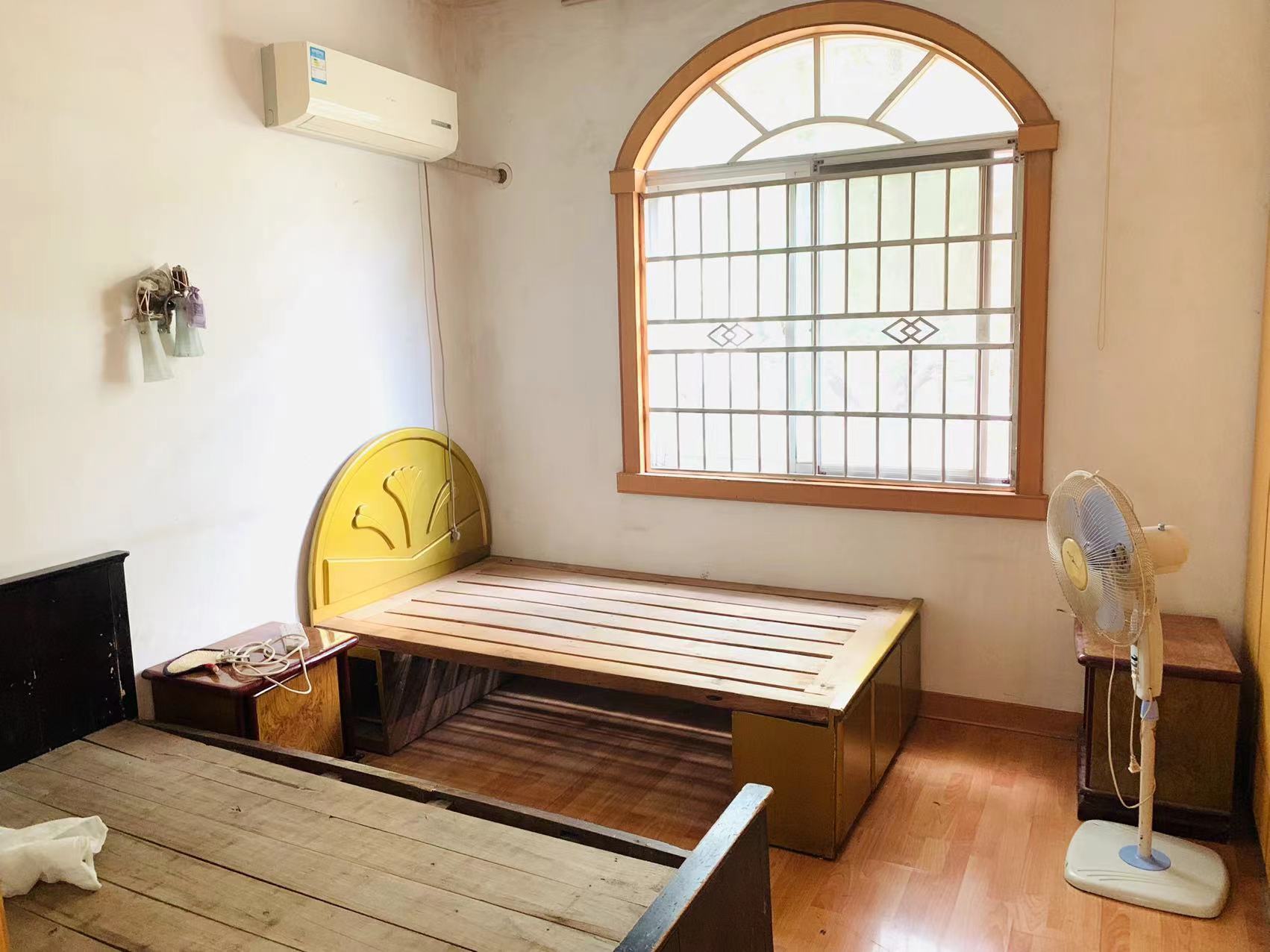 芷兰居  3室2厅2卫   1700.00元/月室内图