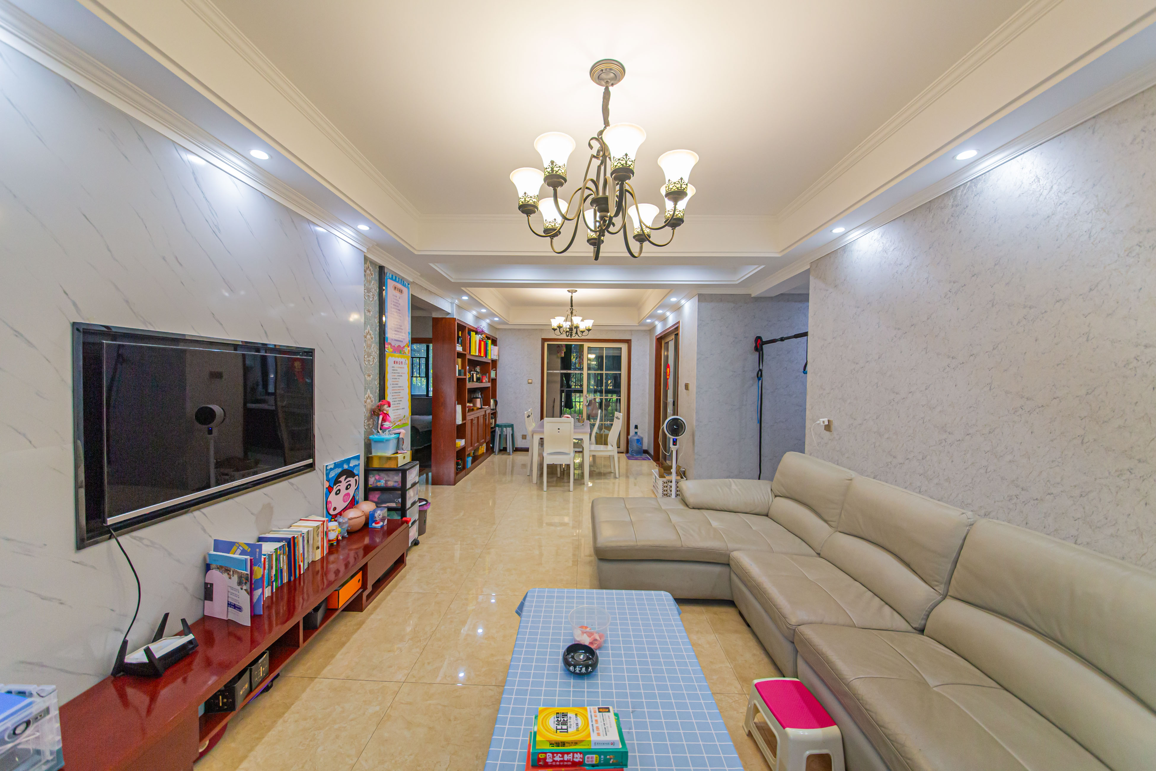 中信凯旋城(中信新城四期) 3室2厅2卫 85.0万 中信凯旋城(中信新城四期) 3室2厅2卫 85.0万客厅