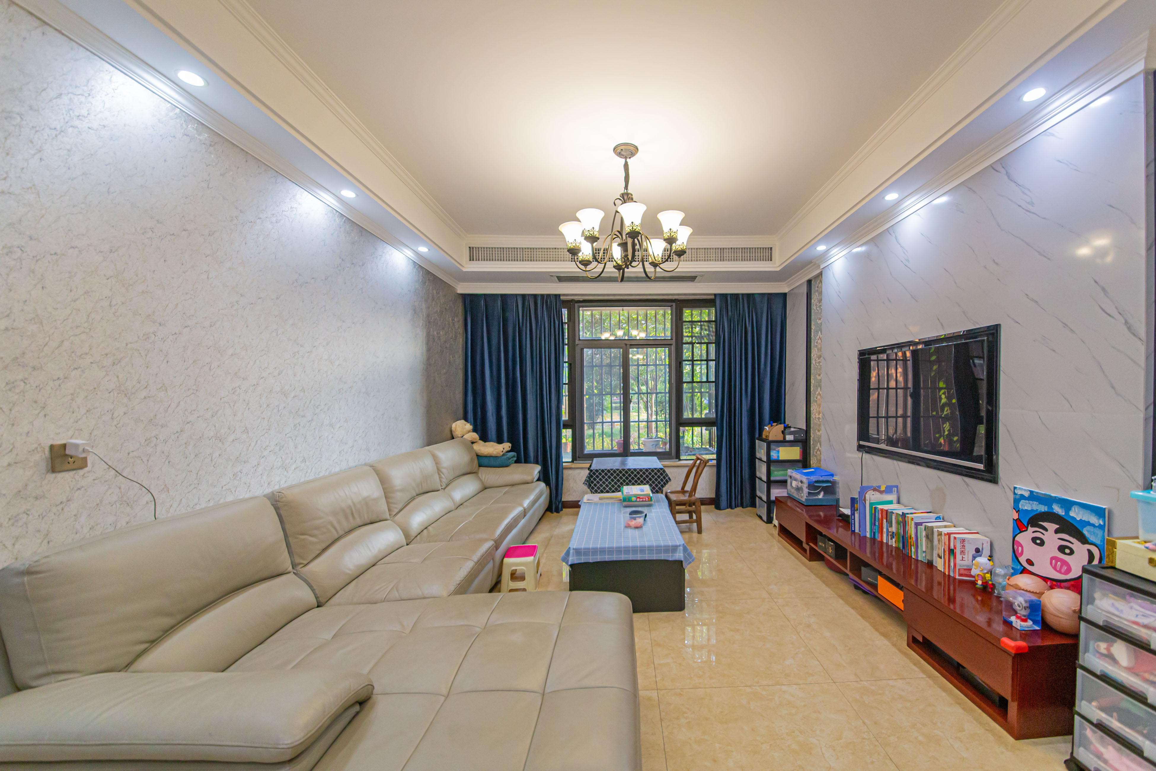 中信凯旋城(中信新城四期) 3室2厅2卫 85.0万 中信凯旋城(中信新城四期) 3室2厅2卫 85.0万客厅