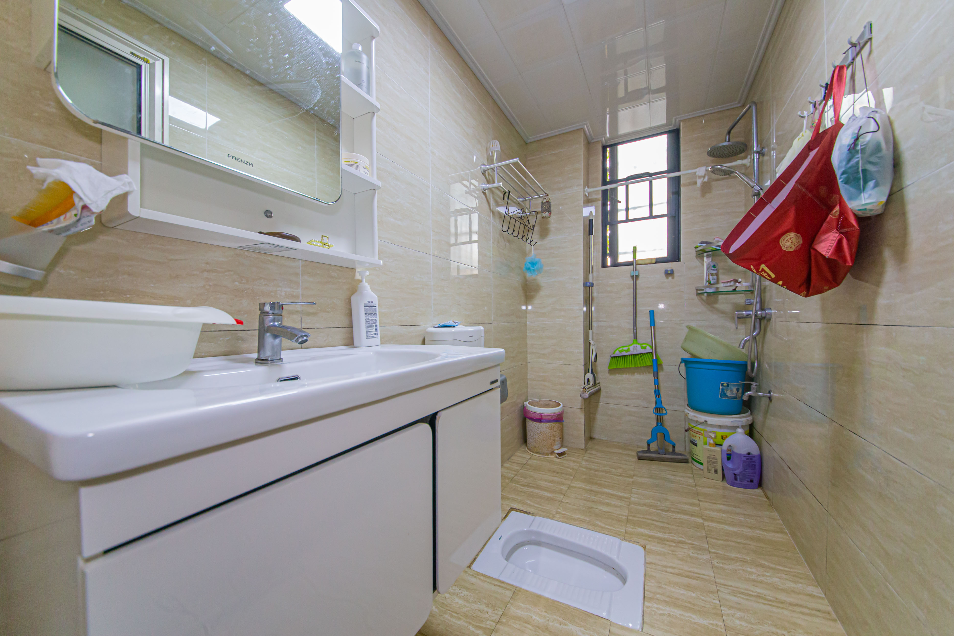 中信凯旋城(中信新城四期) 3室2厅2卫 85.0万 中信凯旋城(中信新城四期) 3室2厅2卫 85.0万卫生间