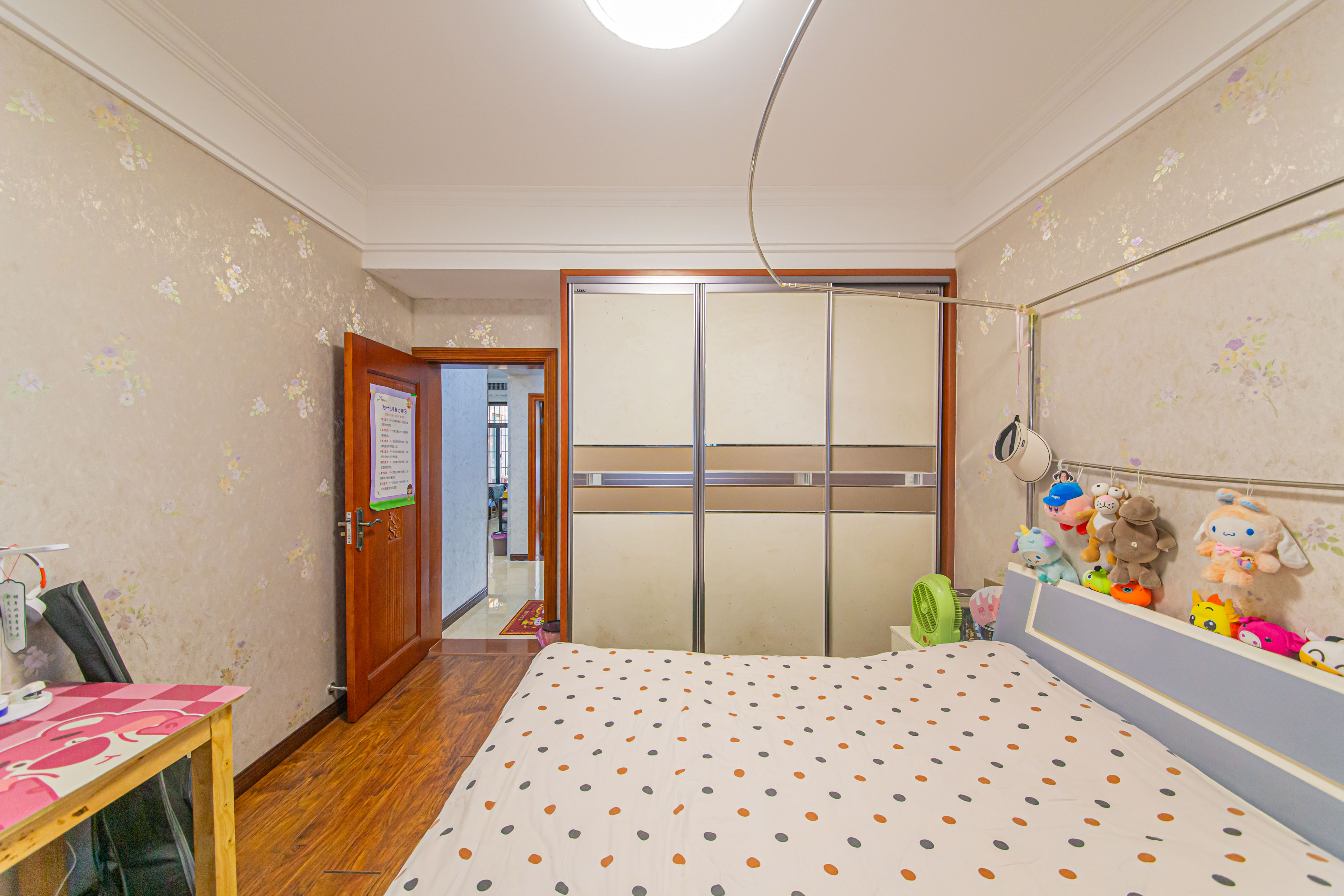 中信凯旋城(中信新城四期) 3室2厅2卫 85.0万 中信凯旋城(中信新城四期) 3室2厅2卫 85.0万卧室