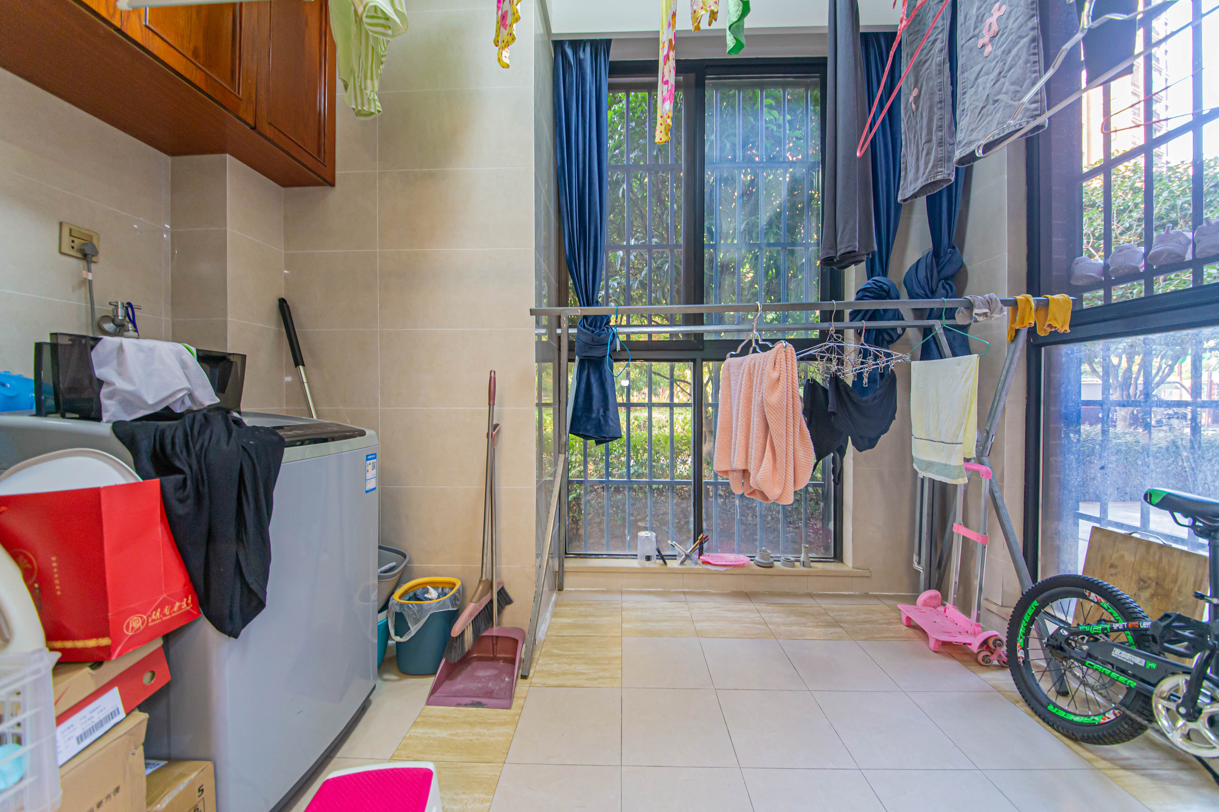 中信凯旋城(中信新城四期) 3室2厅2卫 85.0万 中信凯旋城(中信新城四期) 3室2厅2卫 85.0万阳台