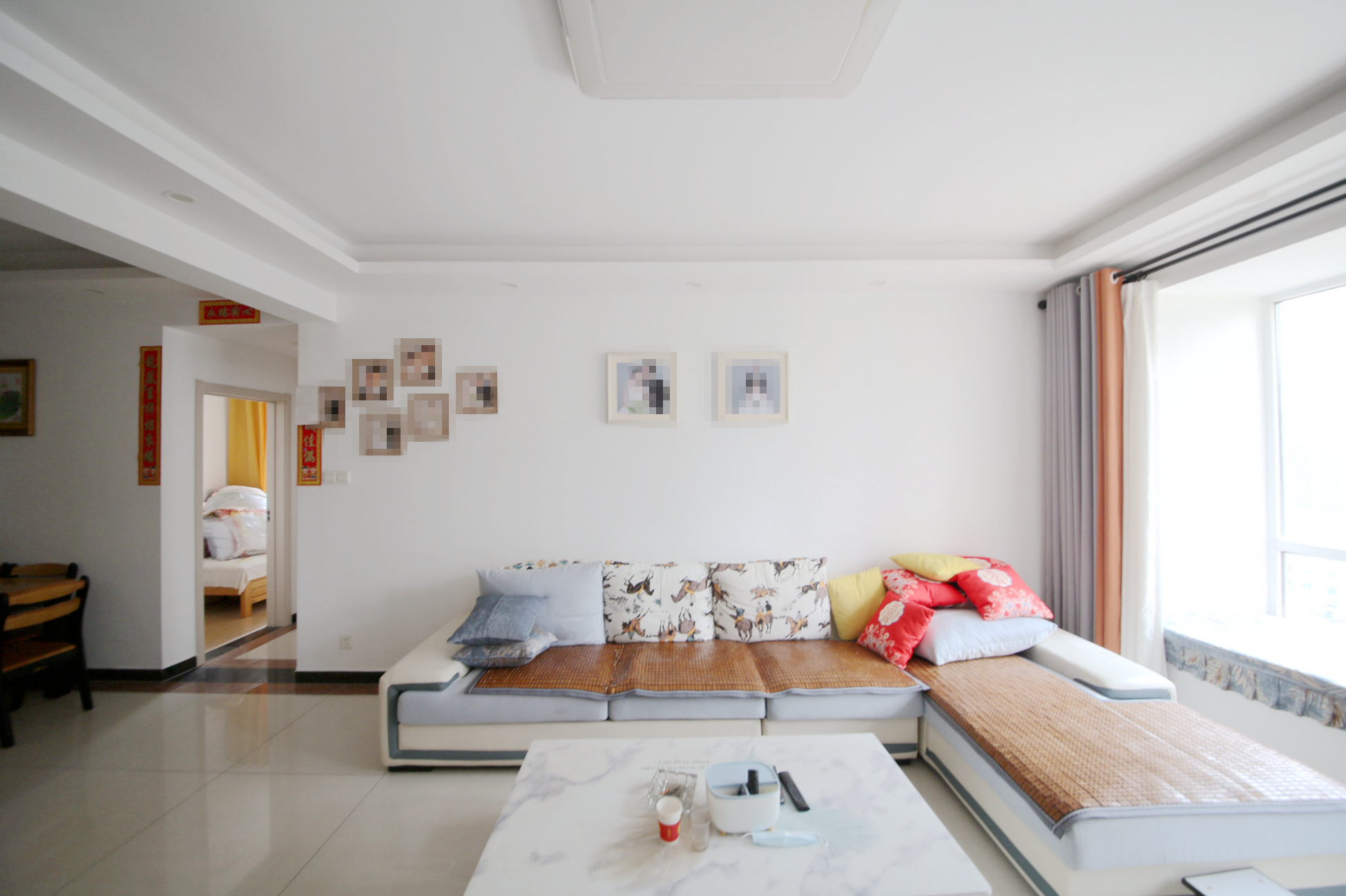 泊爱蓝湾  3室2厅2卫    145.0万客厅