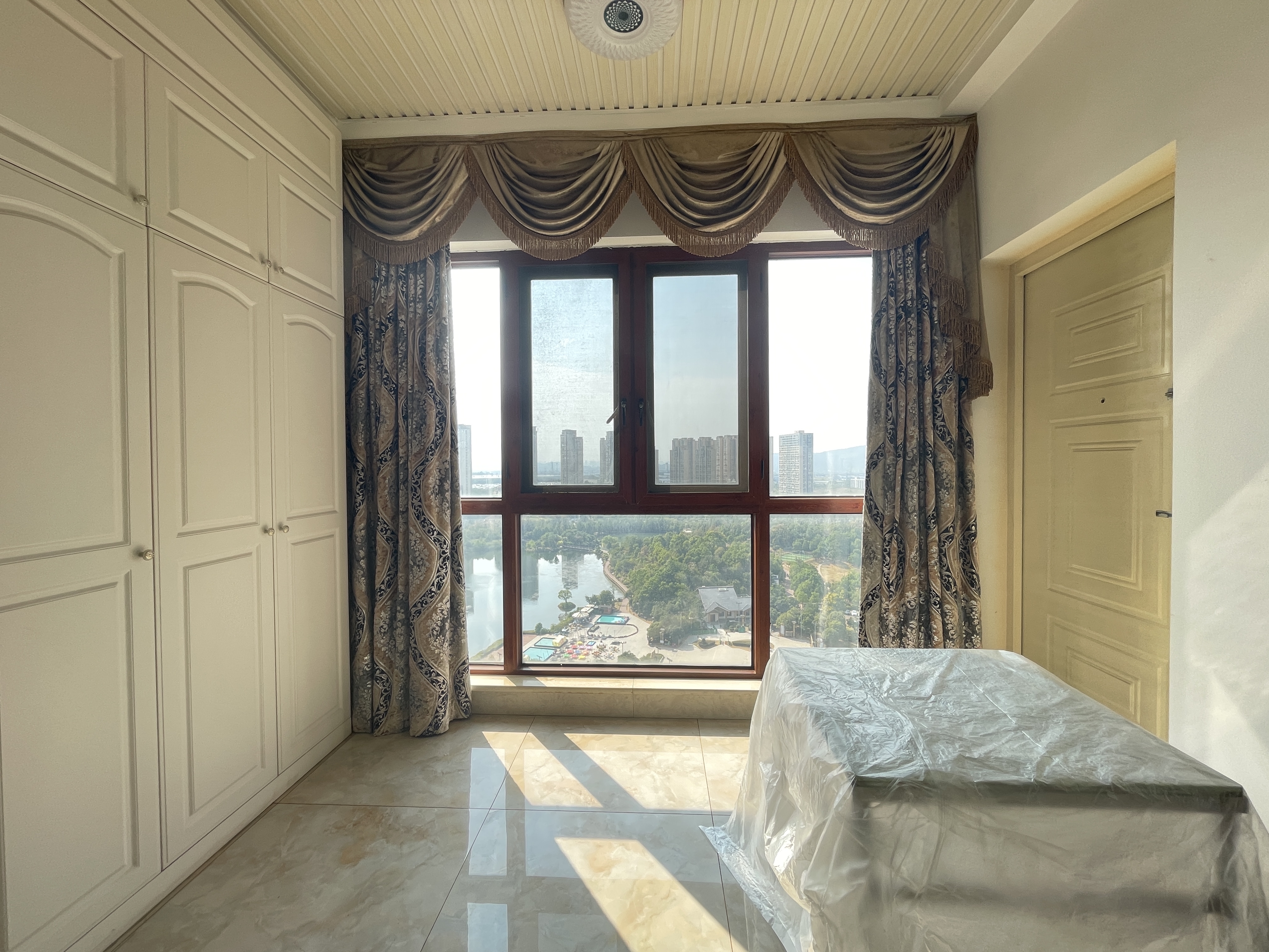 美的城一期 4室2厅3卫 170.0万 美的城一期 4室2厅3卫 170.0万室内图