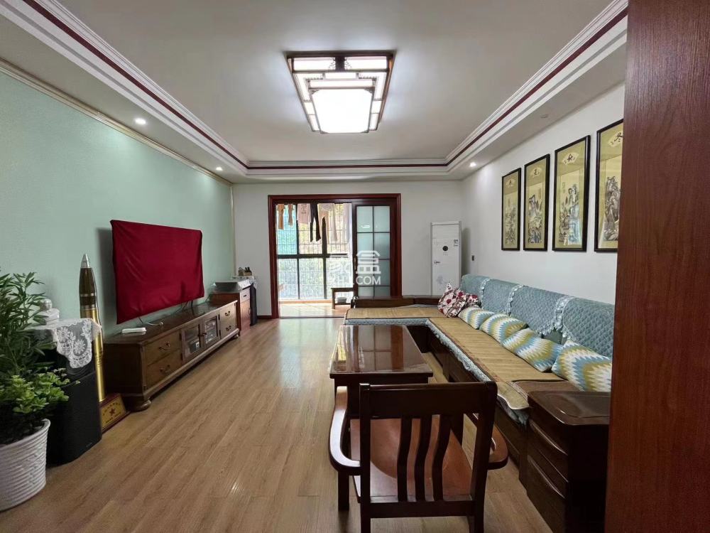 龙腾国际  4室2厅2卫    82.0万