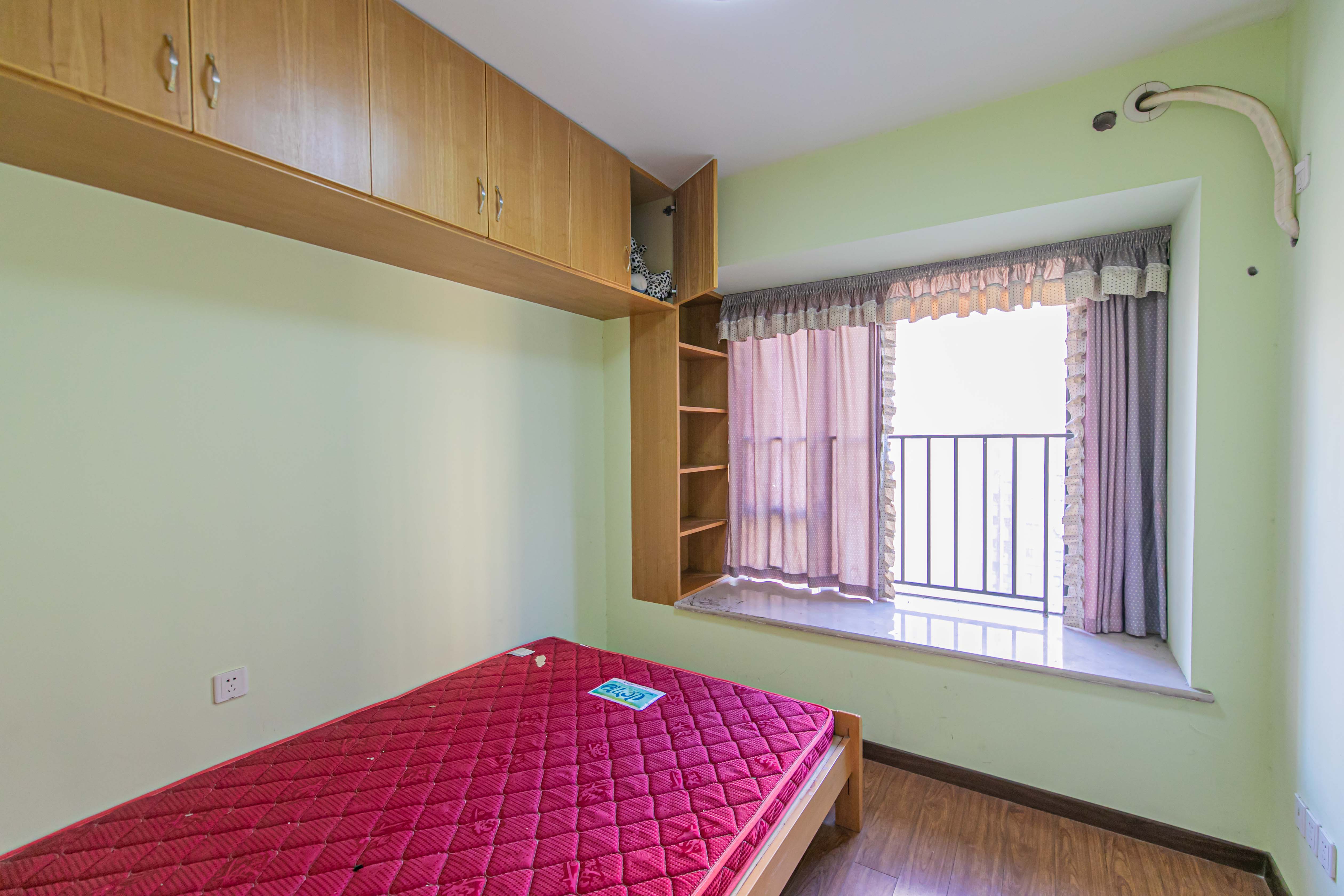 华润凤凰城二期  3室2厅1卫    92.5万卧室