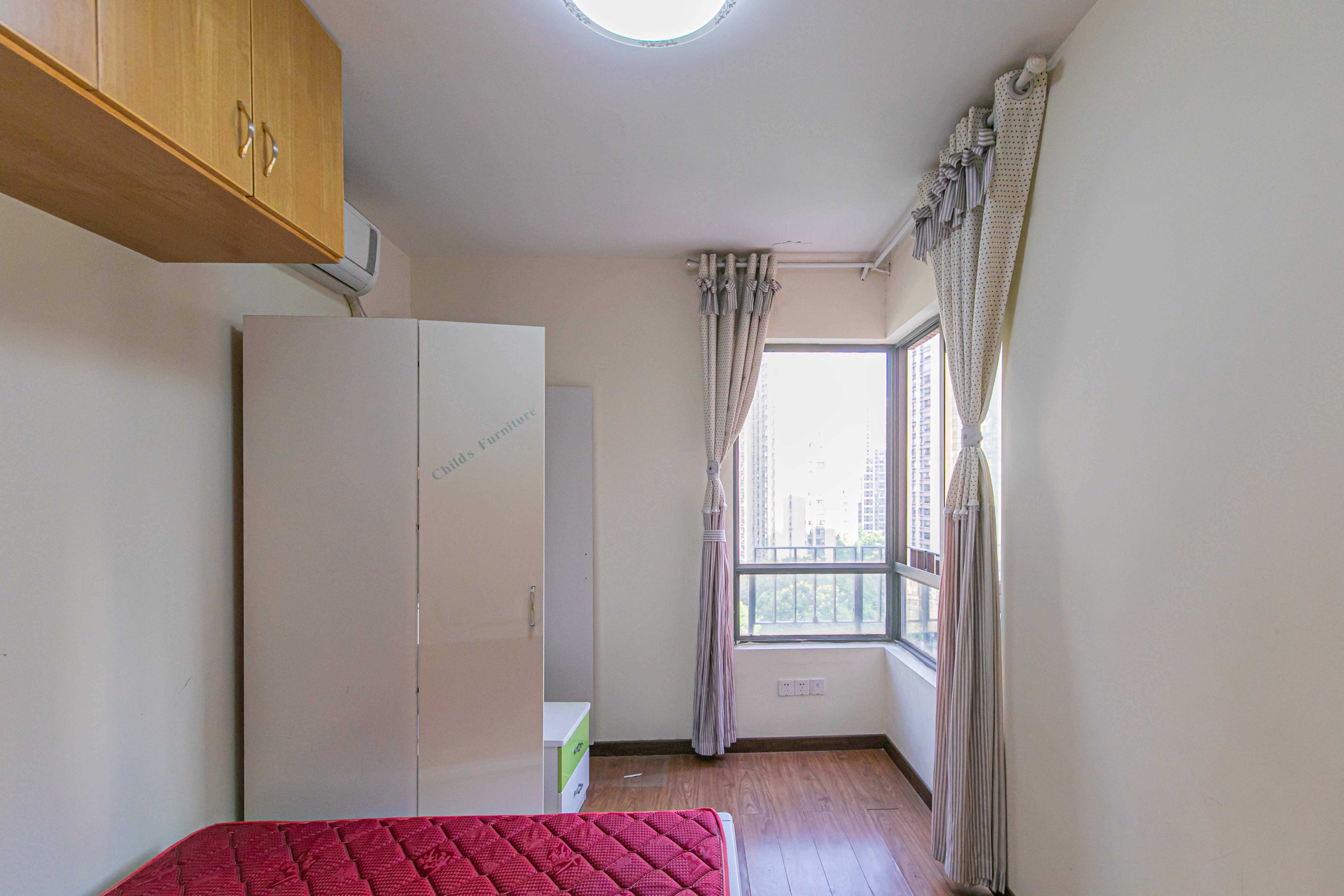 华润凤凰城二期  3室2厅1卫    92.5万卧室