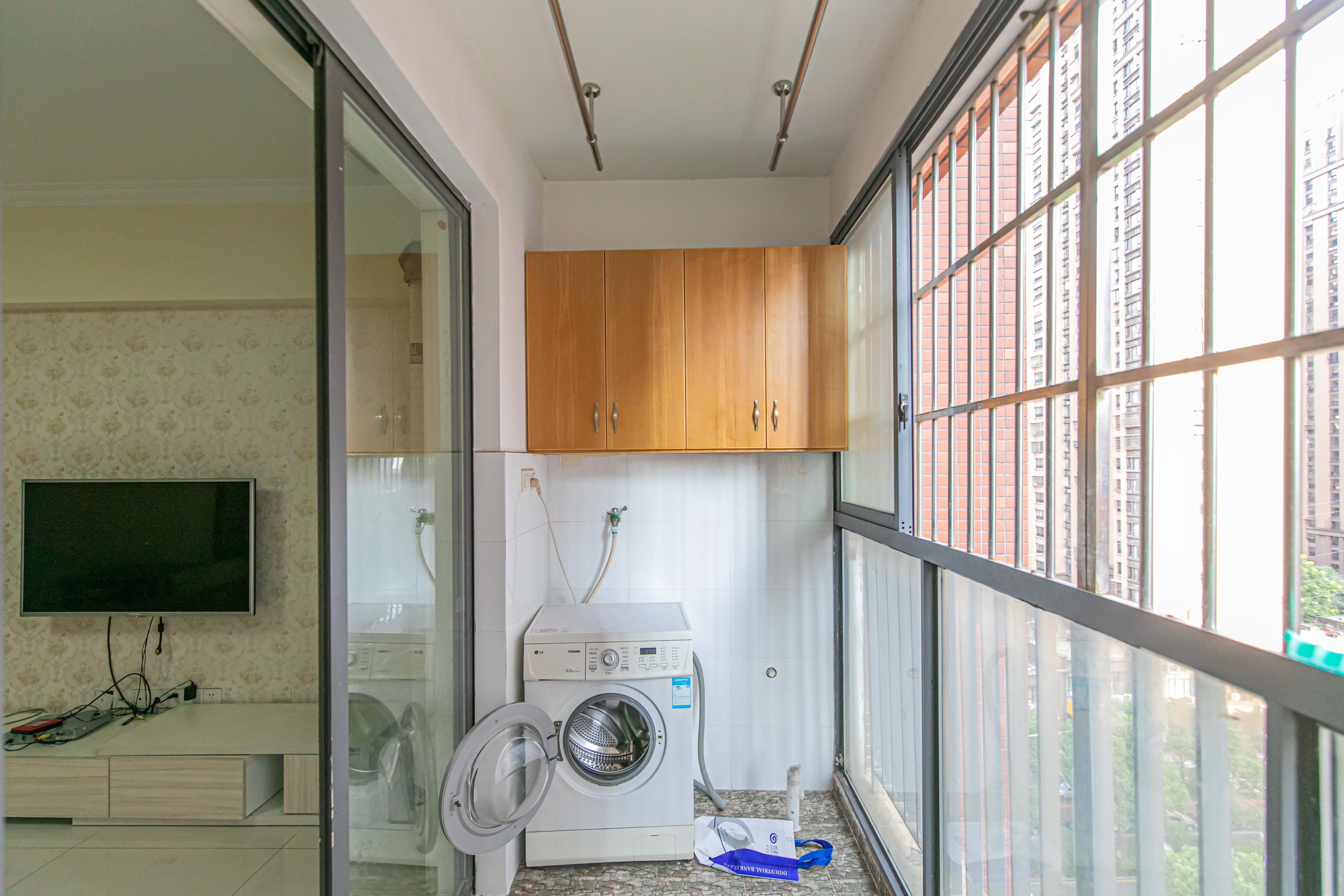 华润凤凰城二期  3室2厅1卫    92.5万阳台