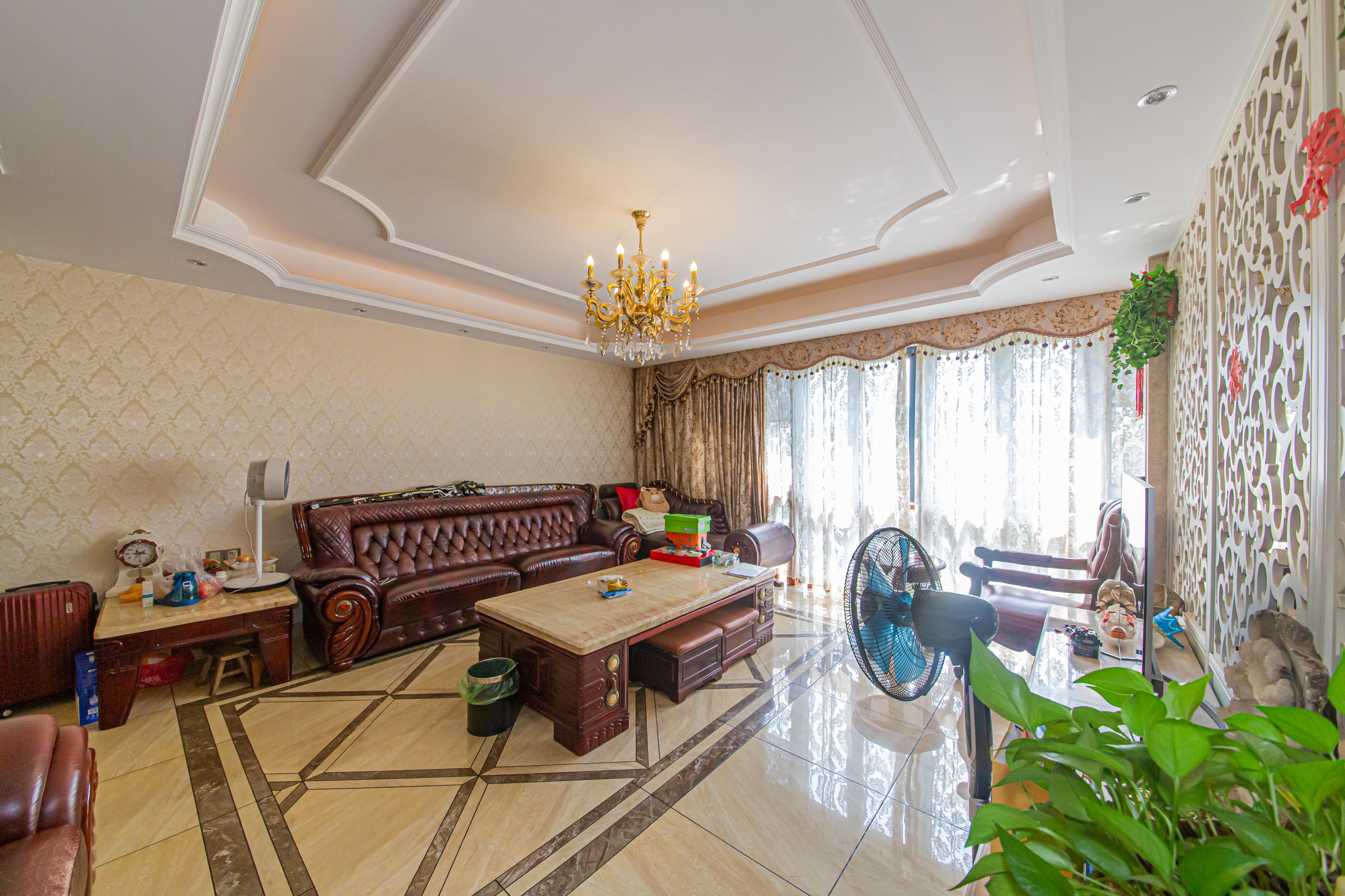 博林金谷 4室2厅2卫 268.0万 博林金谷 4室2厅2卫 268.0万客厅