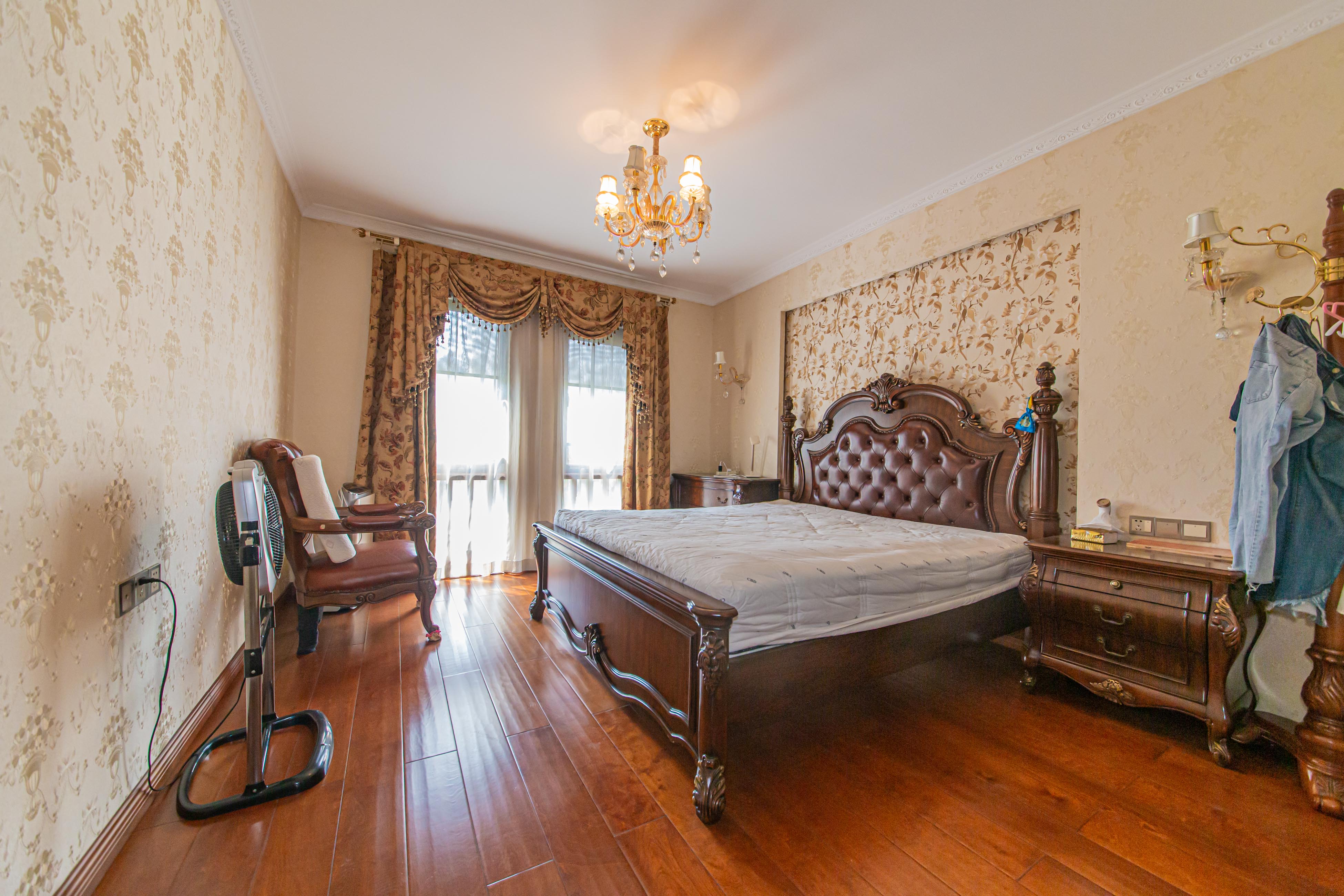 博林金谷 4室2厅2卫 268.0万 博林金谷 4室2厅2卫 268.0万卧室