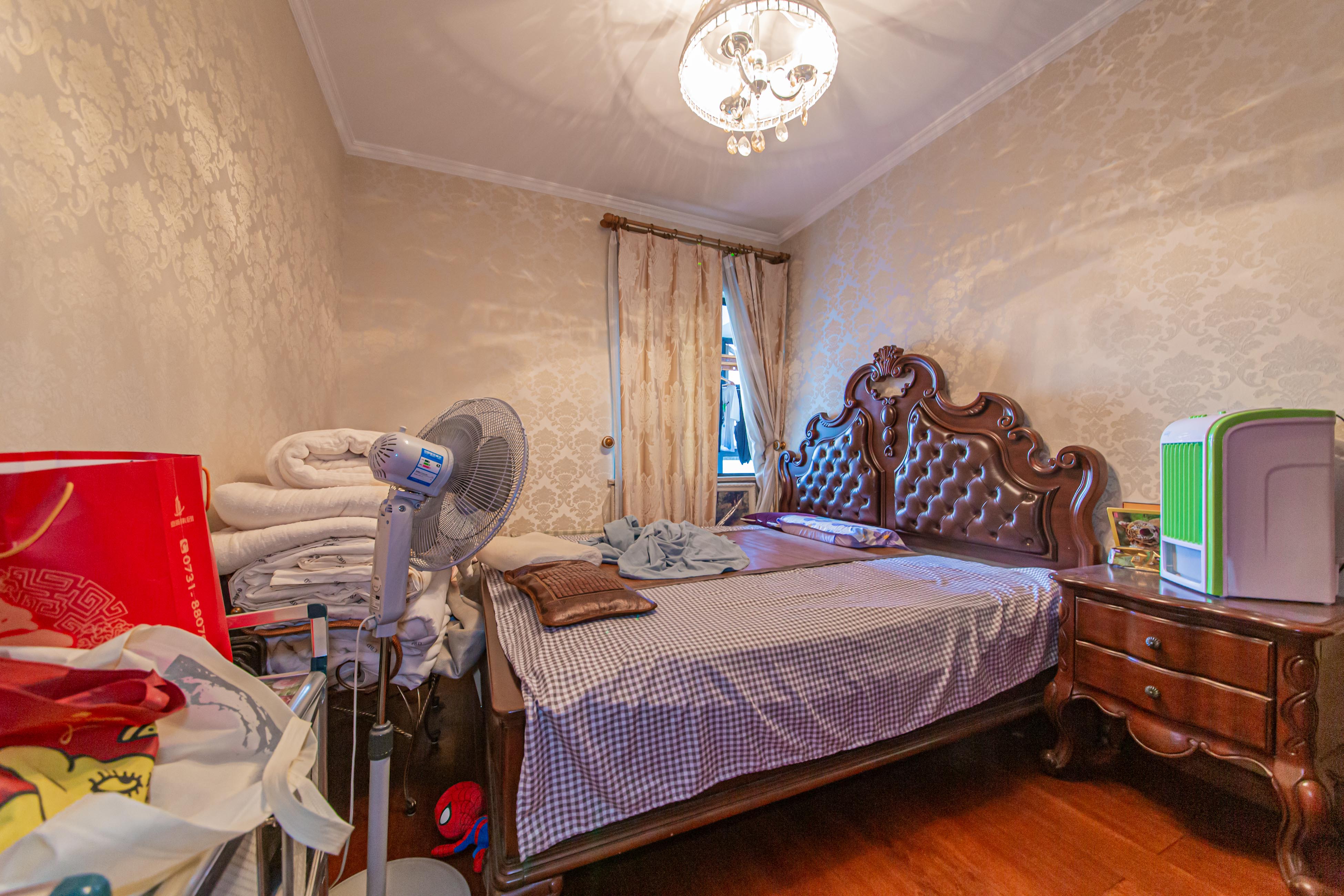 博林金谷 4室2厅2卫 268.0万 博林金谷 4室2厅2卫 268.0万卧室