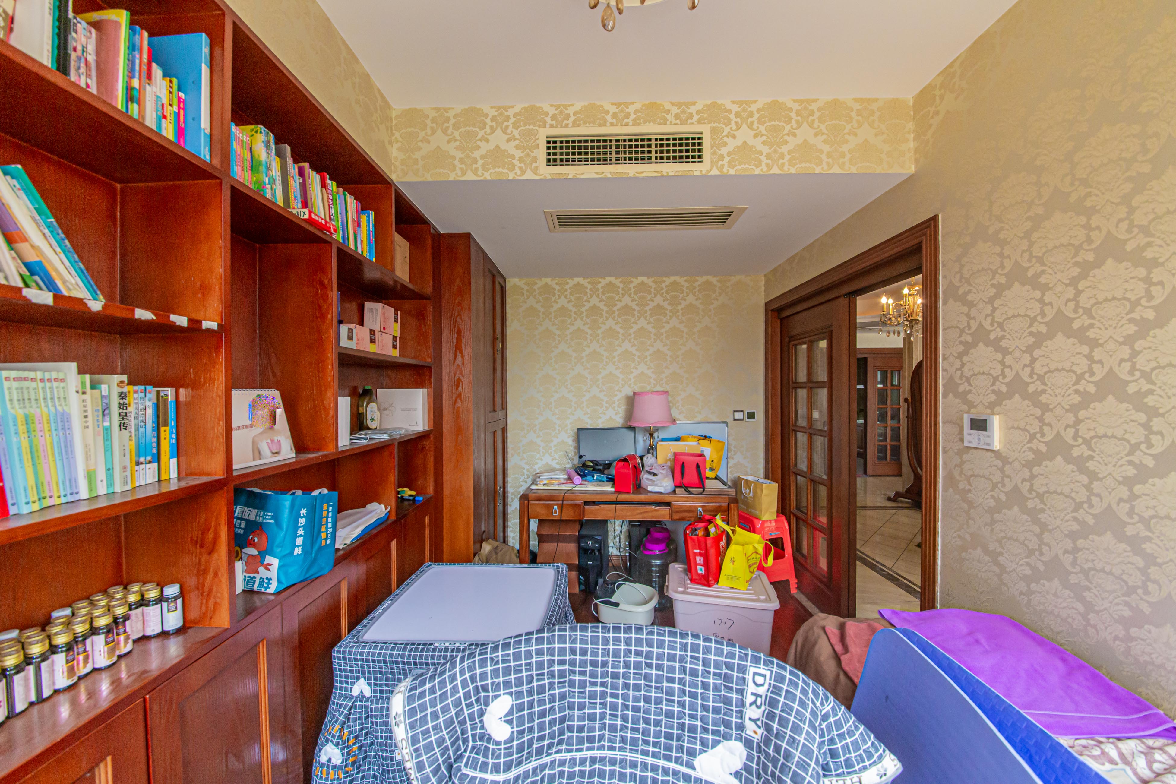 博林金谷 4室2厅2卫 268.0万 博林金谷 4室2厅2卫 268.0万卧室