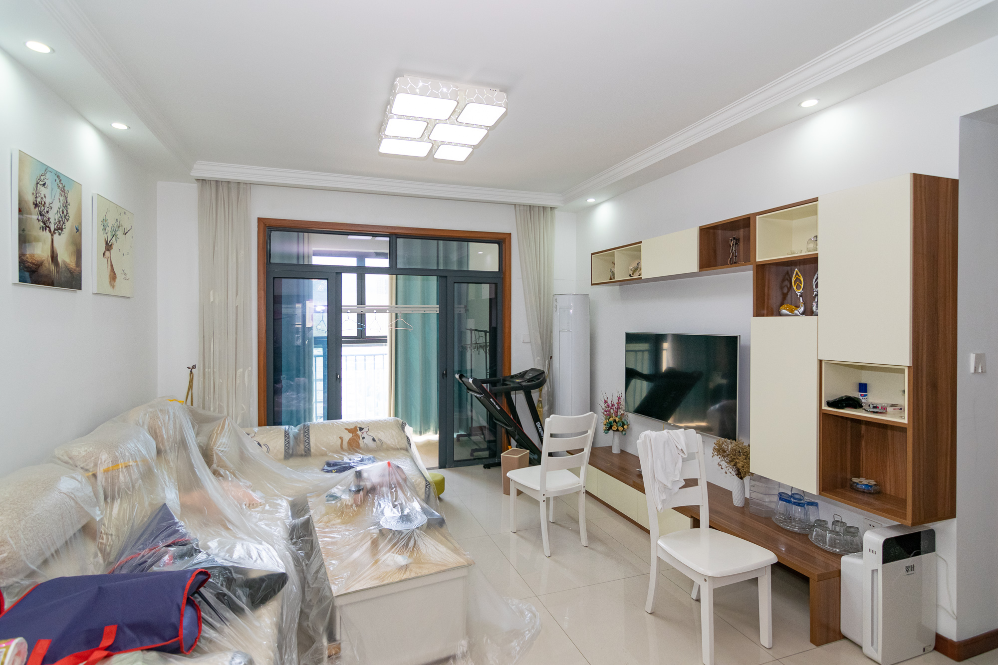 澳海澜庭 3室2厅1卫 82.0万 澳海澜庭 3室2厅1卫 82.0万客厅