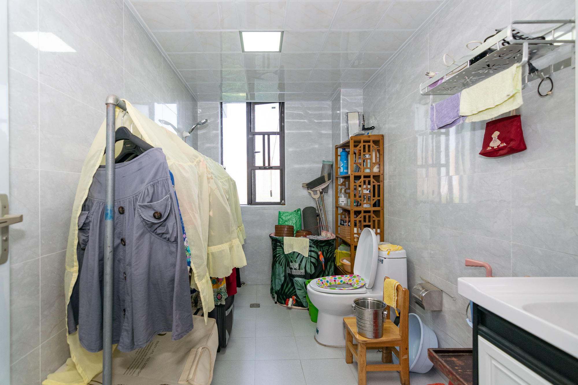 润和紫郡一期 4室2厅1卫 130.0万 润和紫郡一期 4室2厅1卫 130.0万卫生间