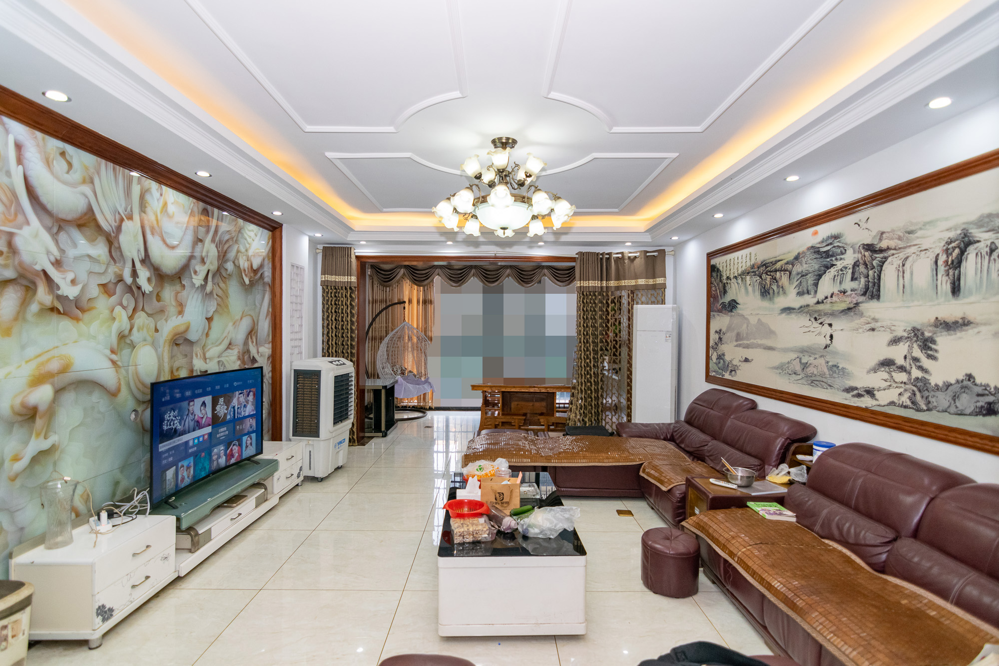 勤诚达新界 7室3厅3卫 180.0万 勤诚达新界 7室3厅3卫 180.0万客厅