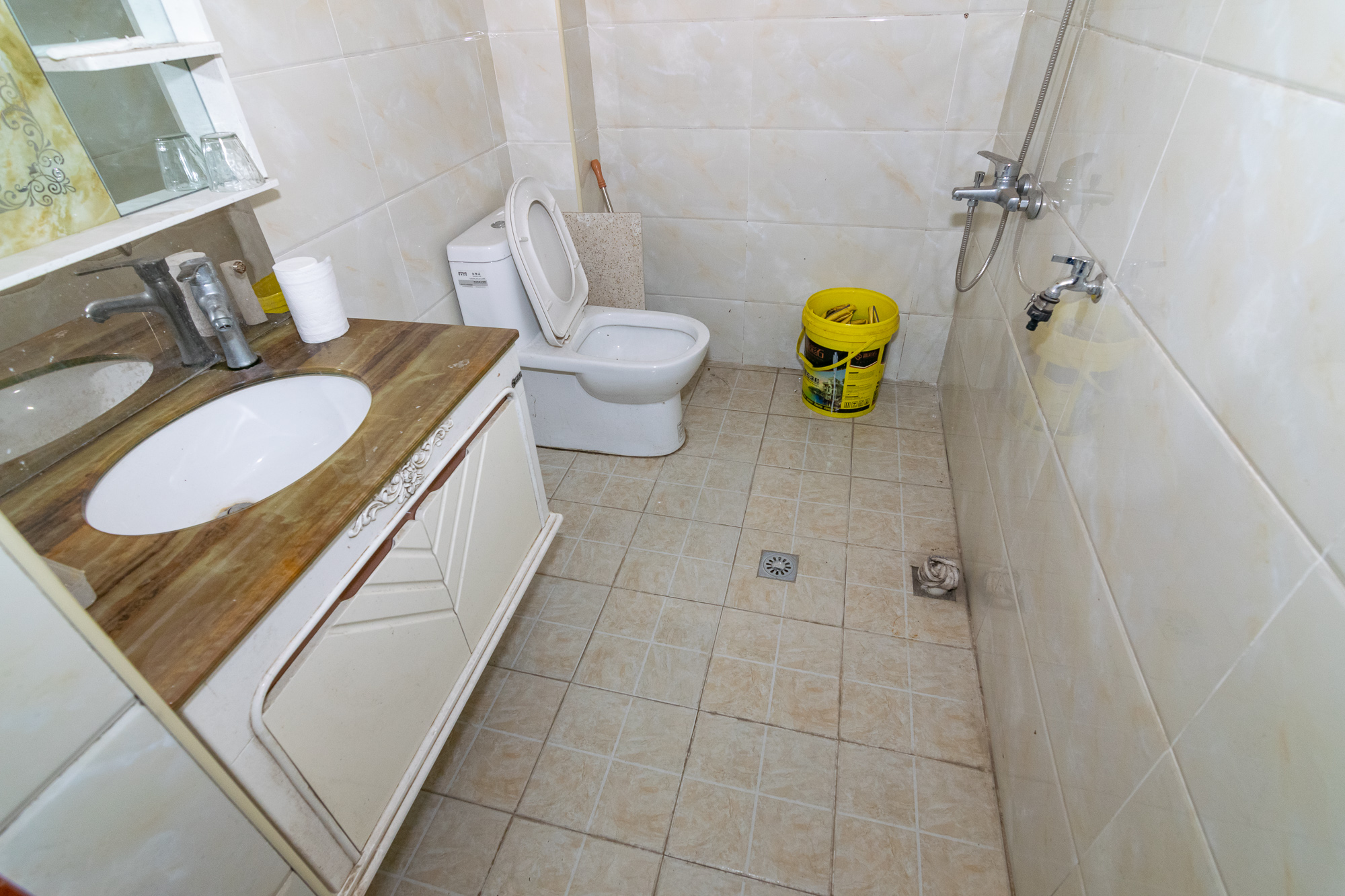 勤诚达新界 7室3厅3卫 180.0万 勤诚达新界 7室3厅3卫 180.0万卫生间