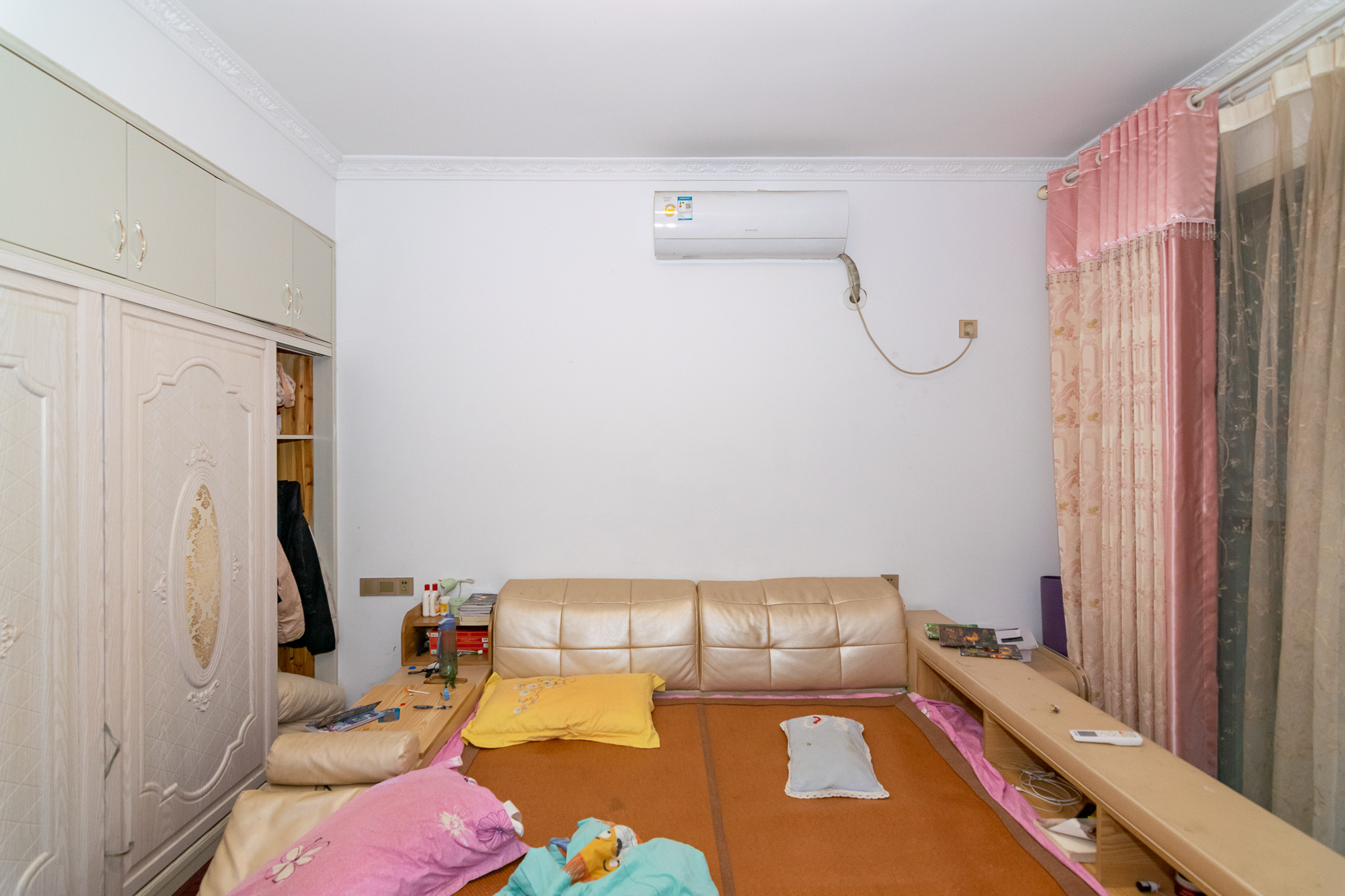 勤诚达新界 7室3厅3卫 180.0万 勤诚达新界 7室3厅3卫 180.0万卧室