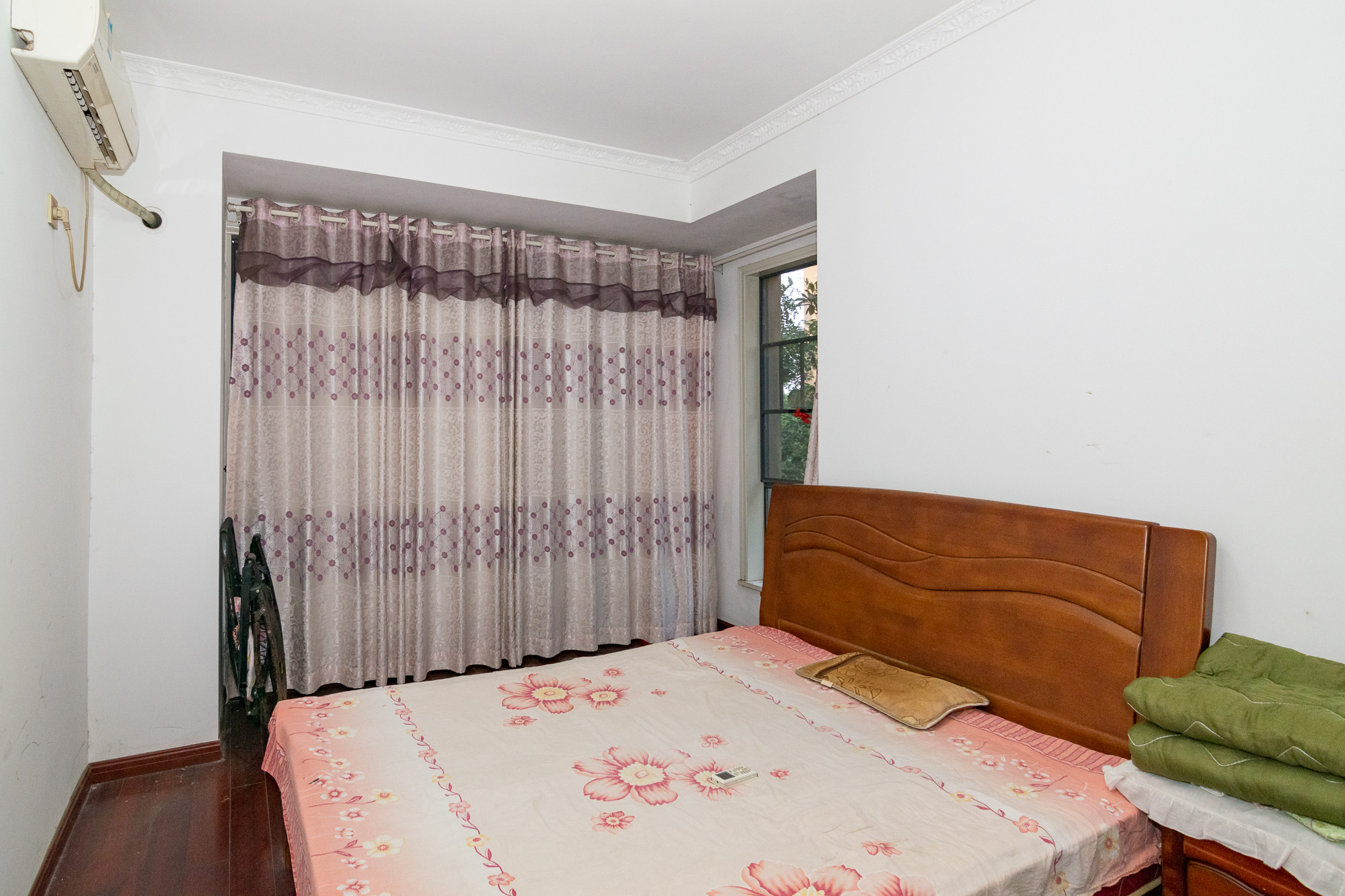 勤诚达新界 7室3厅3卫 180.0万 勤诚达新界 7室3厅3卫 180.0万卧室