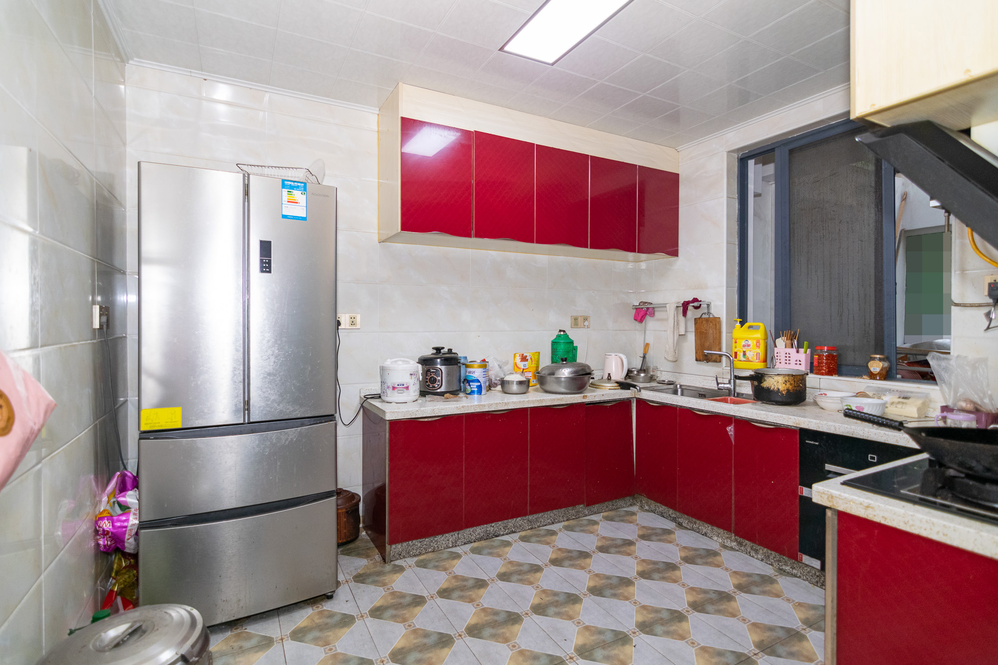 勤诚达新界 7室3厅3卫 180.0万 勤诚达新界 7室3厅3卫 180.0万厨房