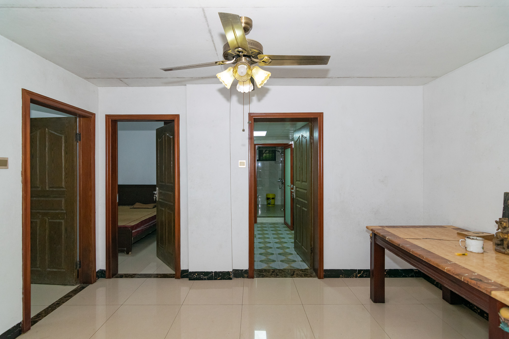 勤诚达新界 7室3厅3卫 180.0万 勤诚达新界 7室3厅3卫 180.0万其他