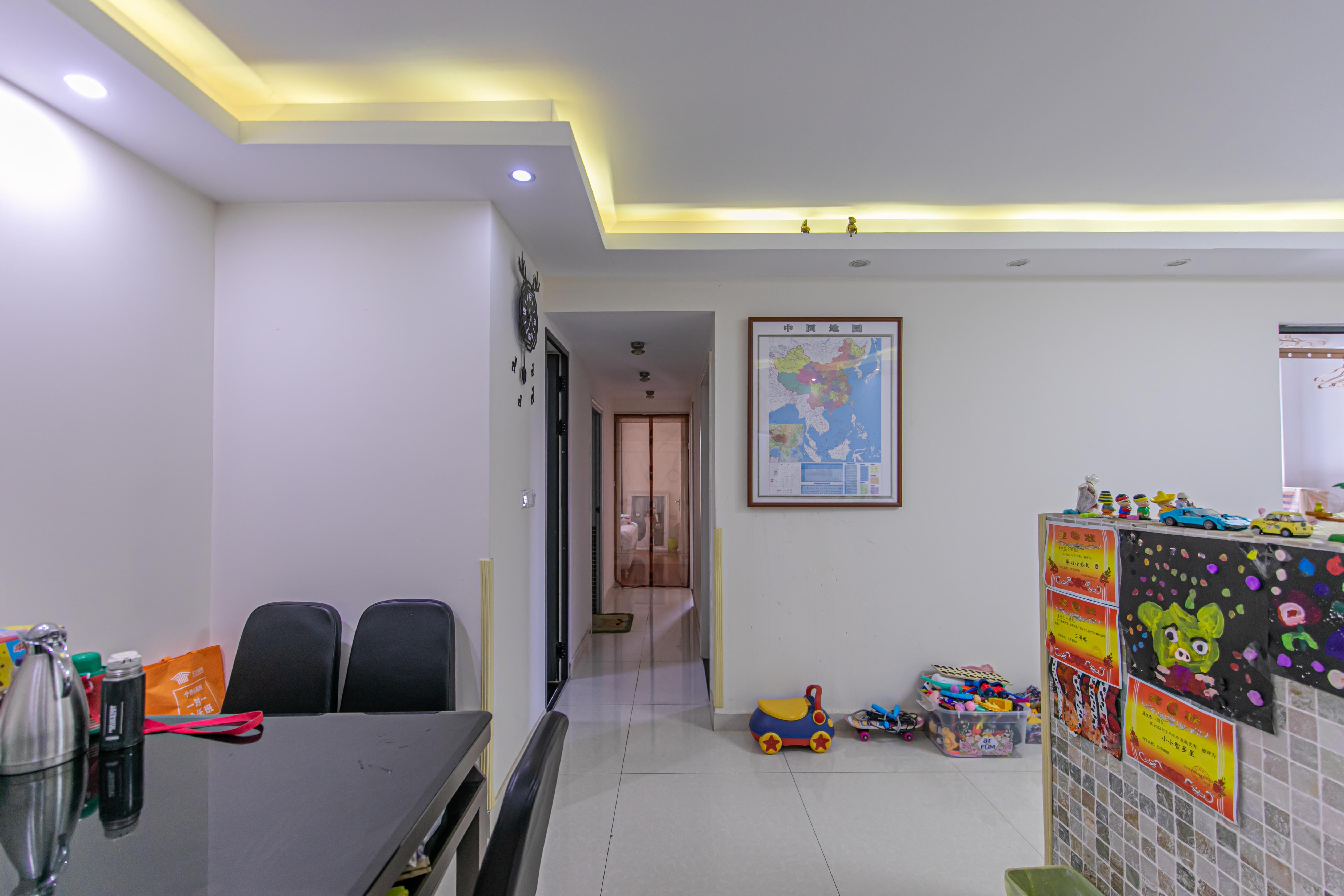 深业睿城 3室2厅1卫 75.0万 深业睿城 3室2厅1卫 75.0万客厅