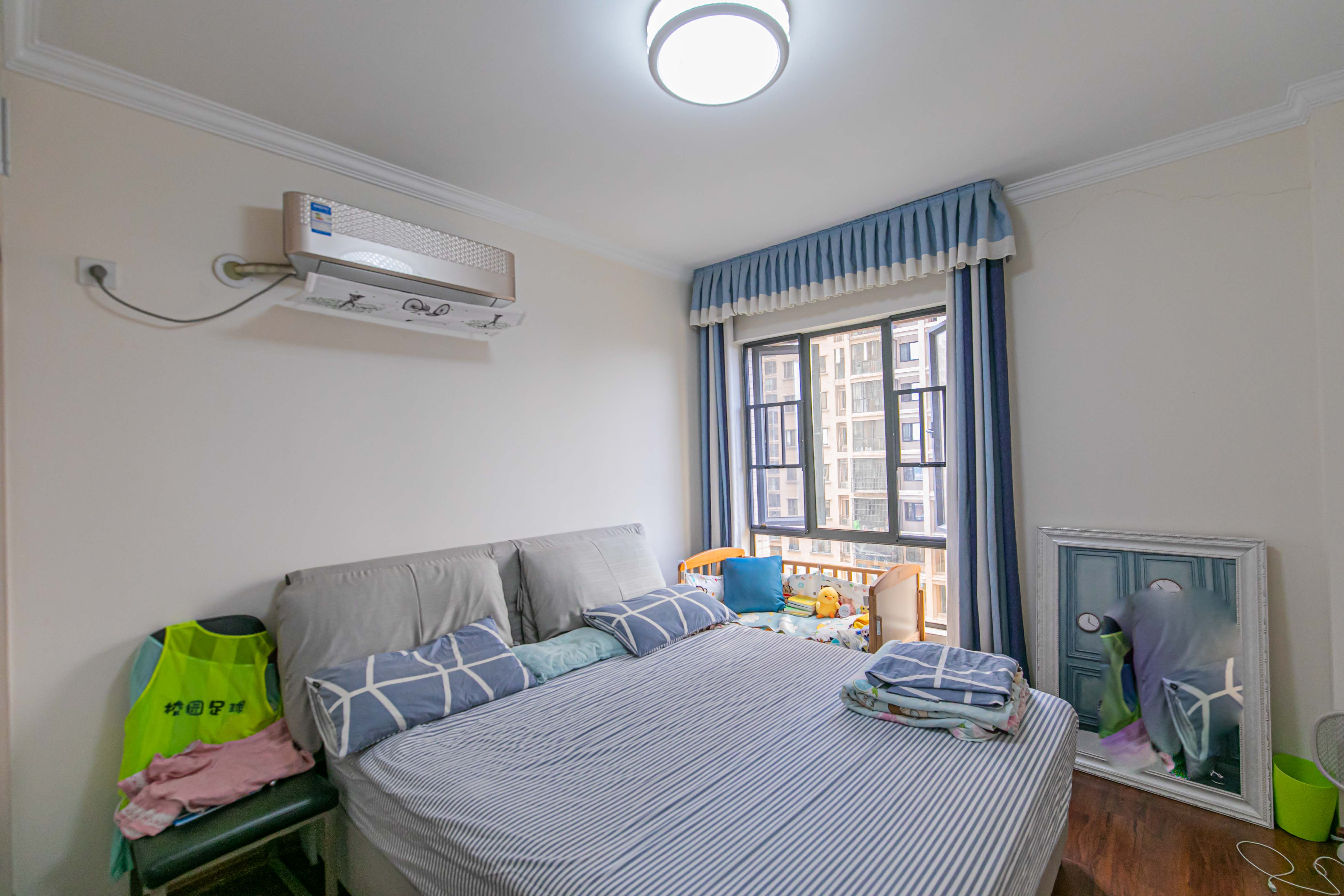 深业睿城 3室2厅1卫 75.0万 深业睿城 3室2厅1卫 75.0万卧室