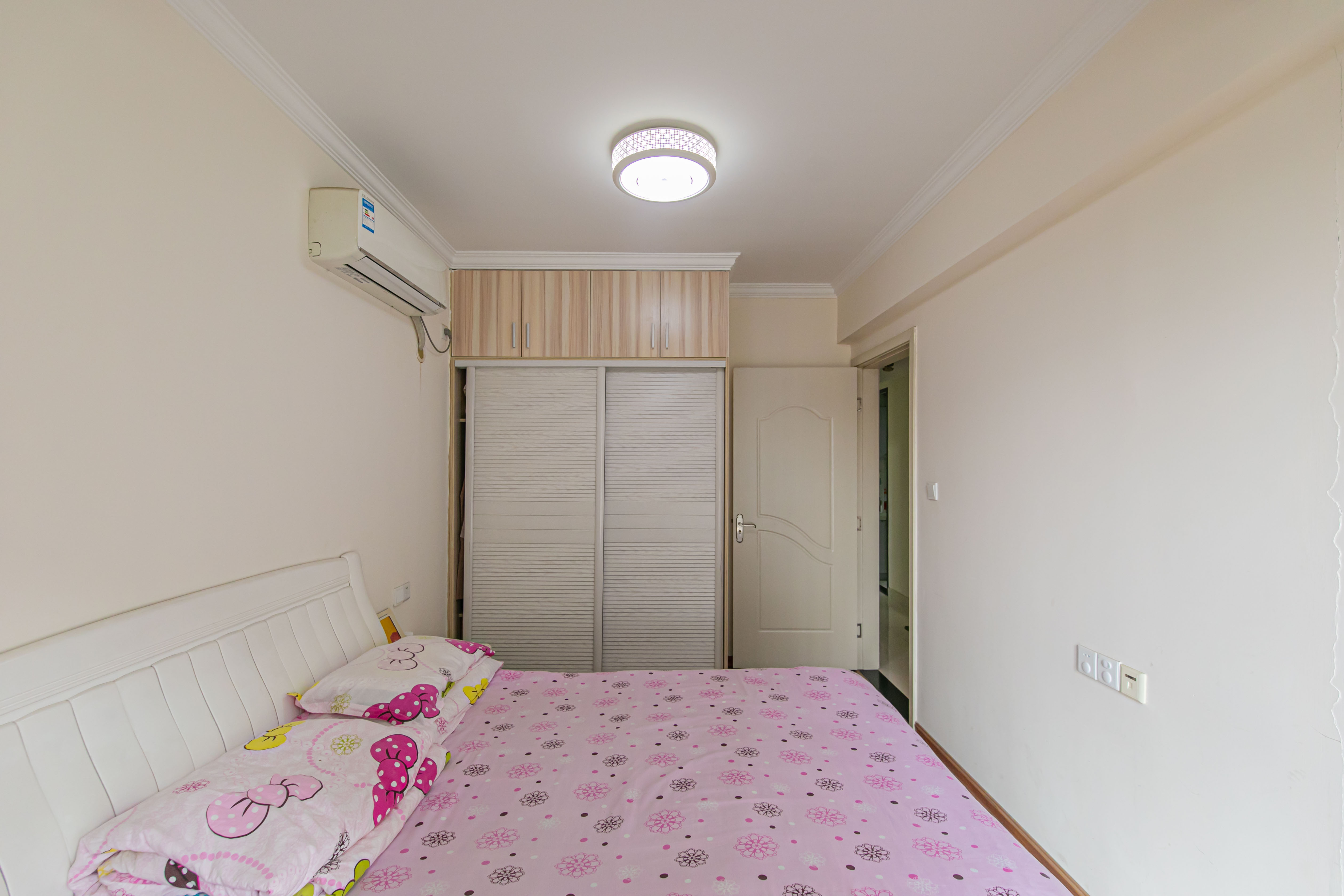 深业睿城 3室2厅1卫 75.0万 深业睿城 3室2厅1卫 75.0万卧室