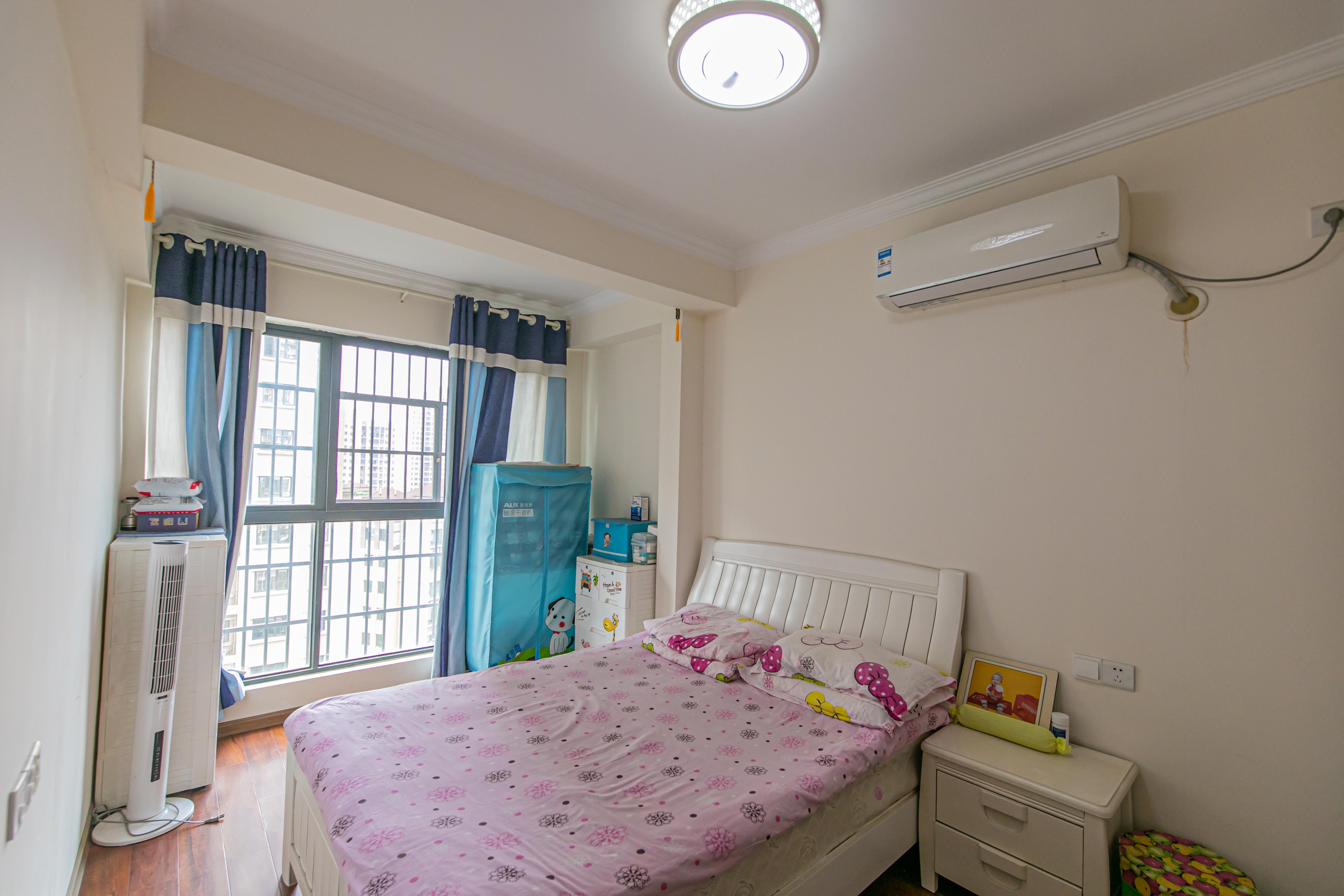 深业睿城 3室2厅1卫 75.0万 深业睿城 3室2厅1卫 75.0万卧室