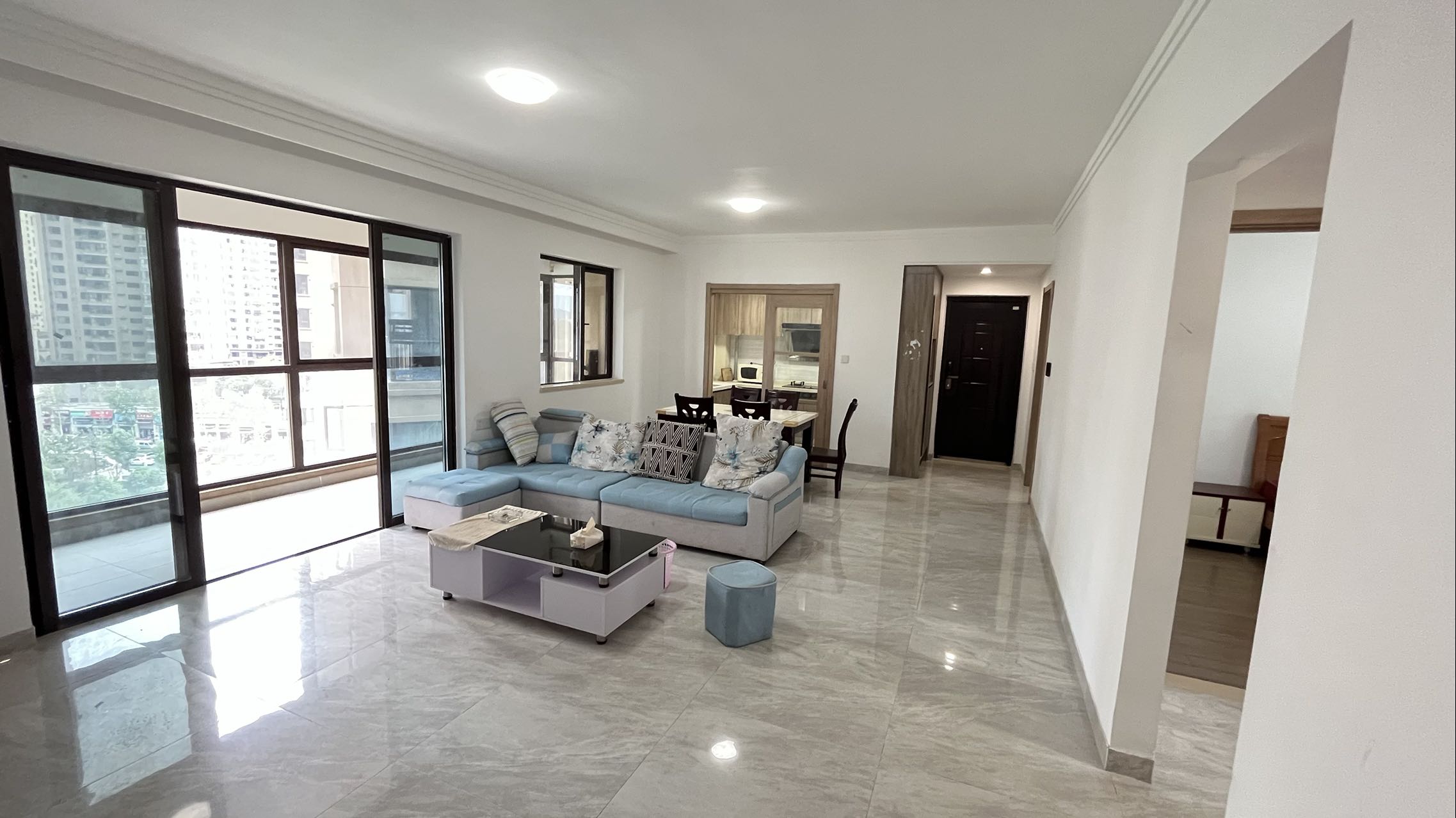 东部美的城 4室2厅2卫 110.0万 东部美的城 4室2厅2卫 110.0万室内图