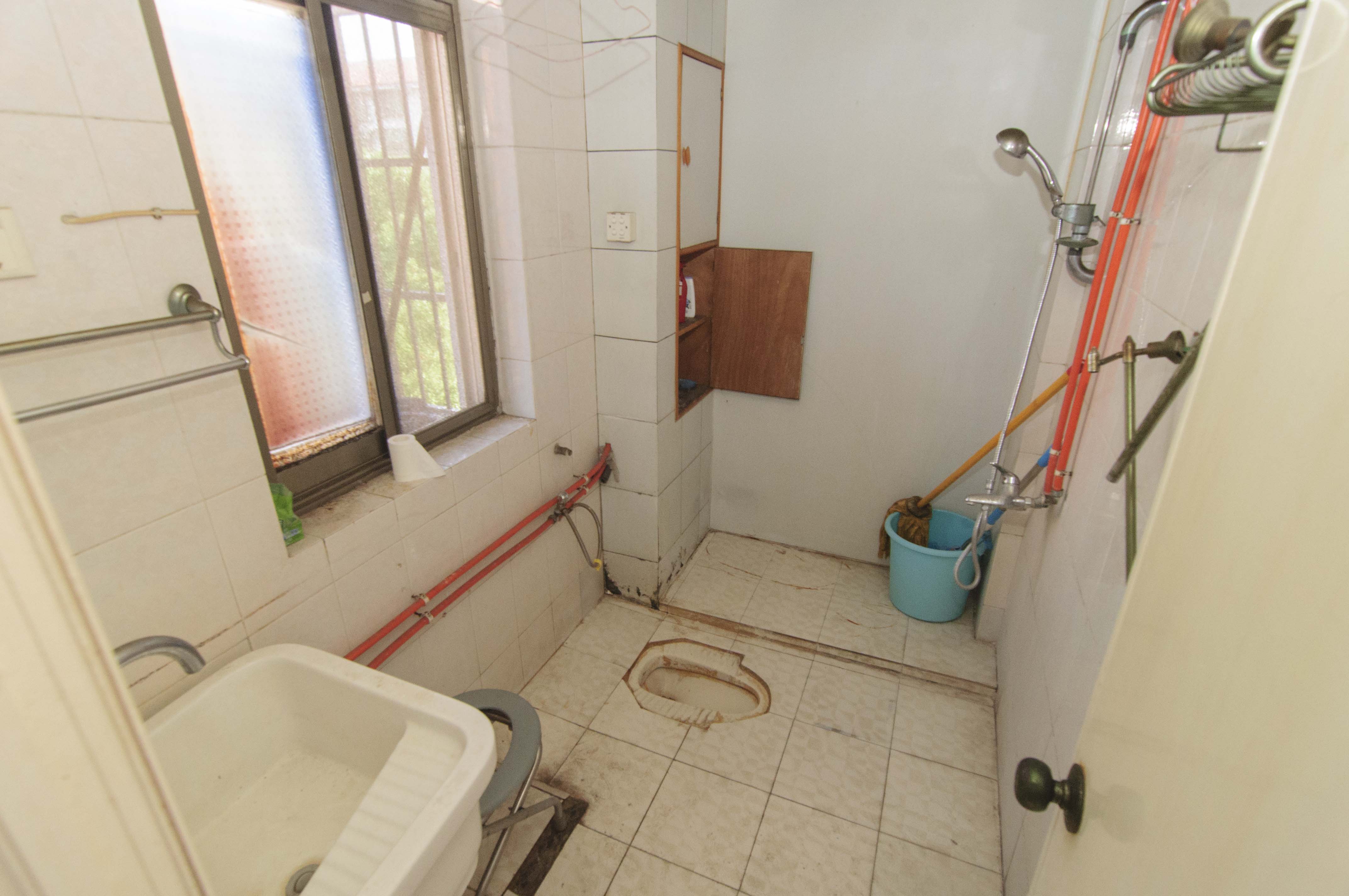 仰天湖省送变电宿舍  3室2厅1卫    62.0万卫生间